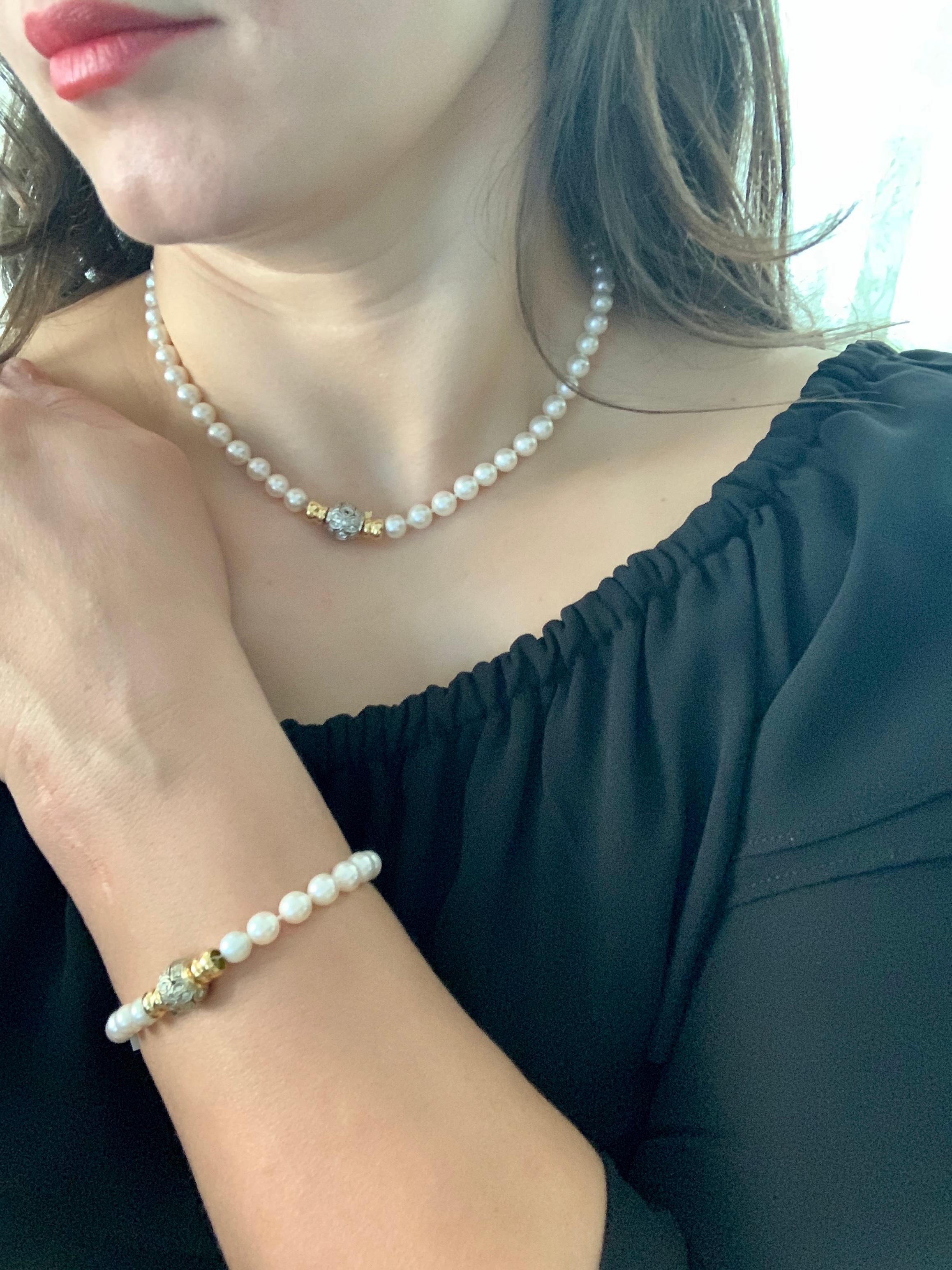 Round Cut 286 Akoya Pearls Strand Necklace and Bracelet Set 18 Karat Gold/ Diamond Clasp For Sale