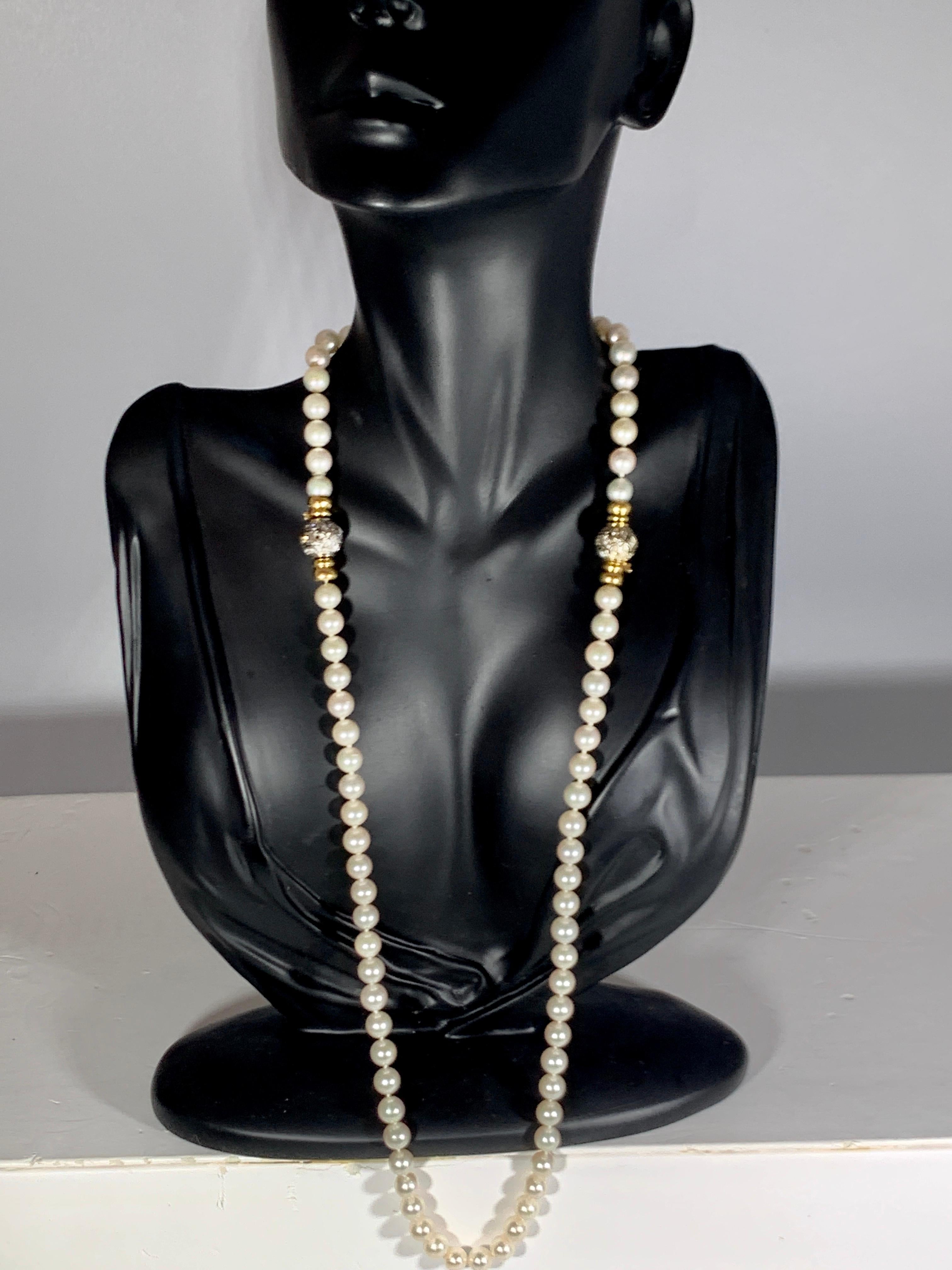 286 Akoya Pearls Strand Necklace and Bracelet Set 18 Karat Gold/ Diamond Clasp For Sale 4