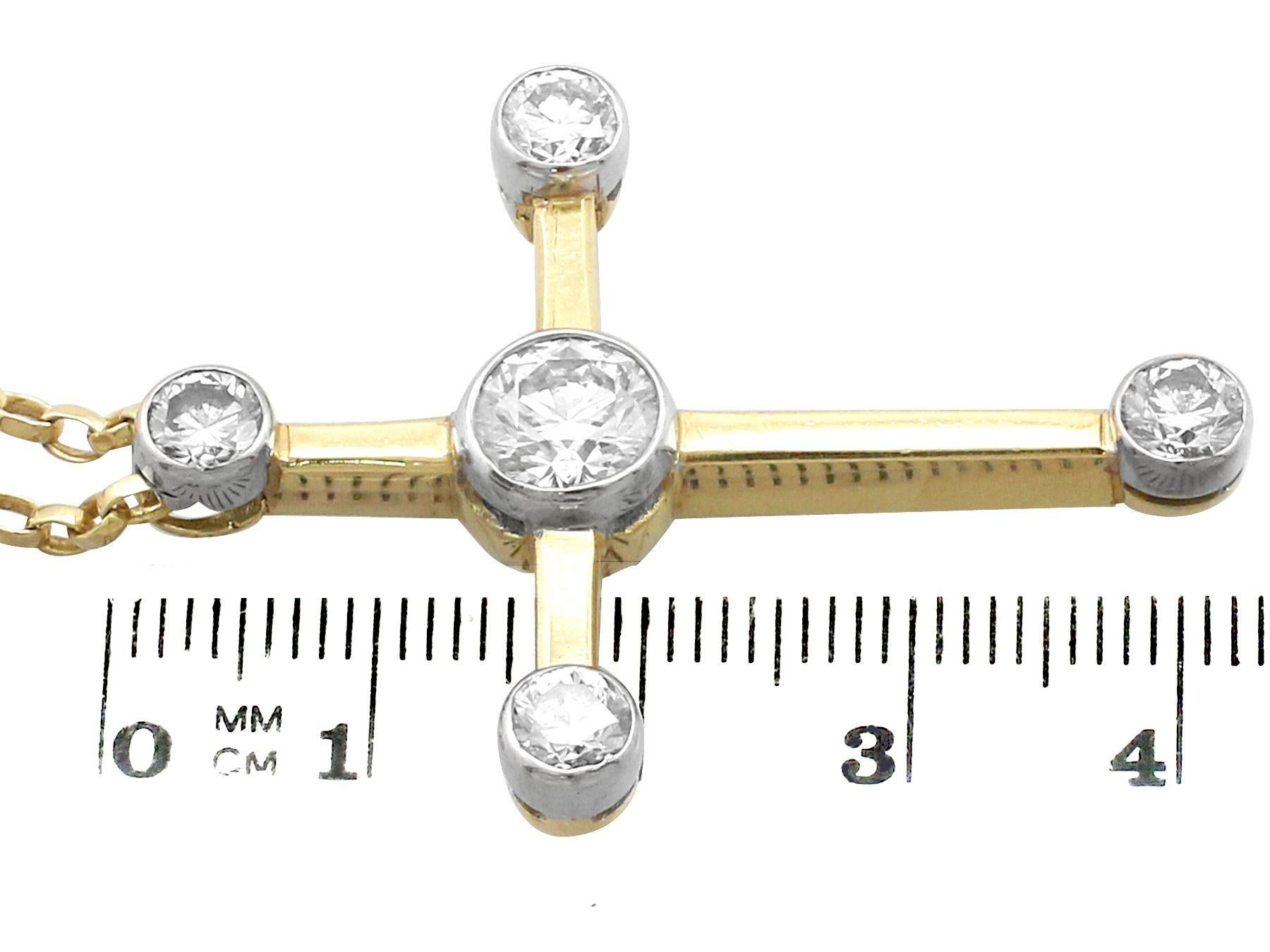 2.86 Carat Diamond and 18K Yellow Gold Cross Pendant For Sale 1