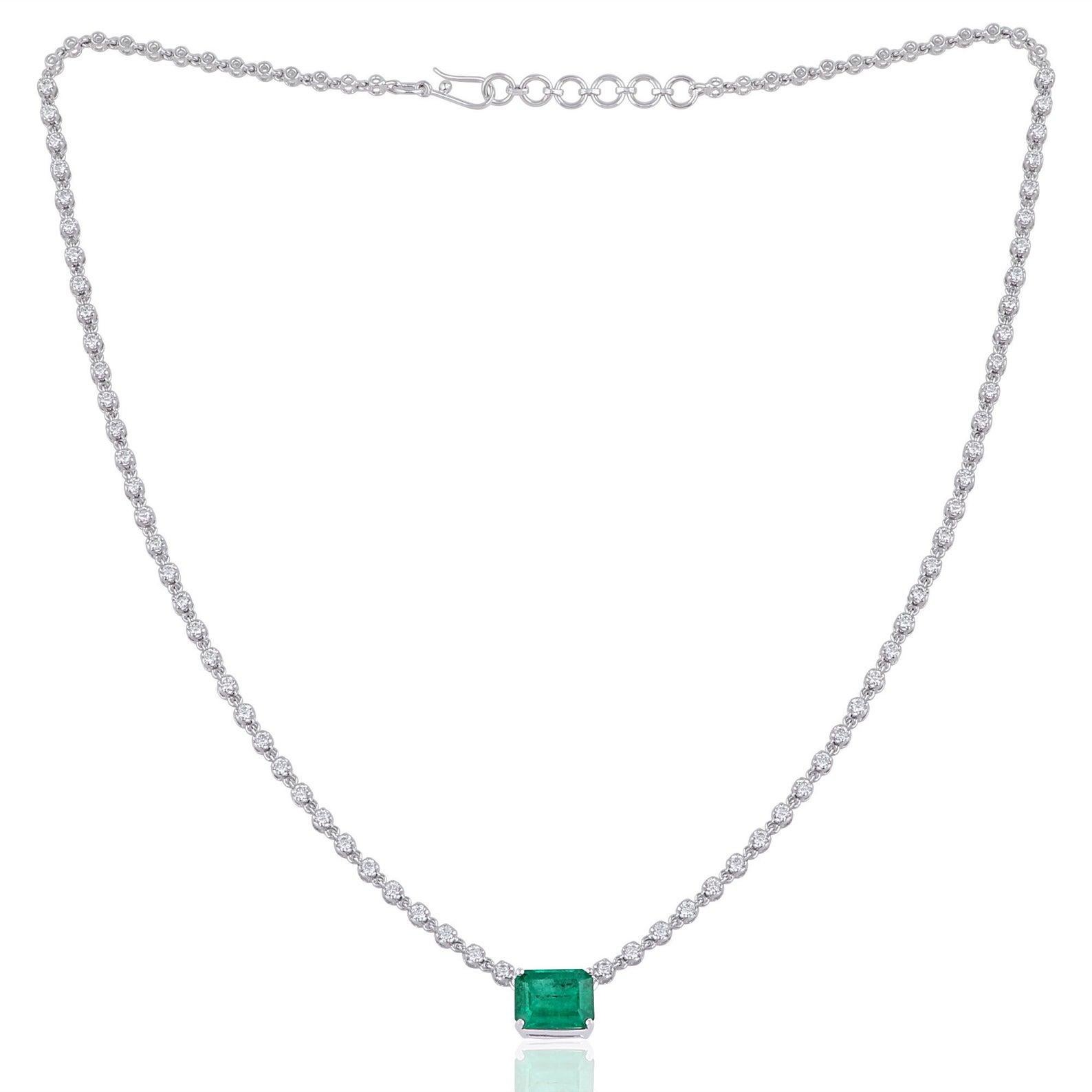 Modern 2.86 Carat Emerald 18 Karat White Gold Diamond Choker Necklace