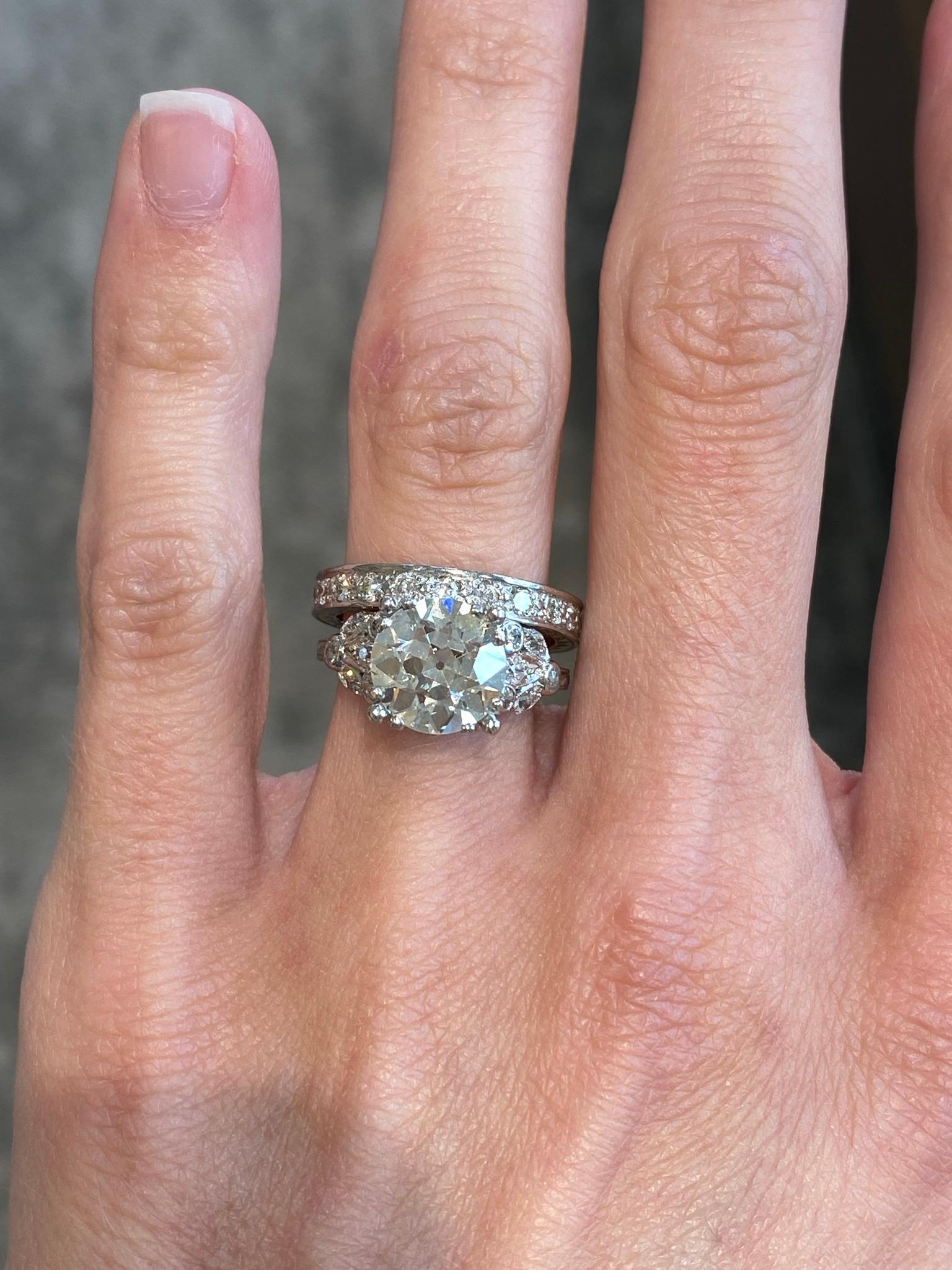Victorian 2.86 Carat Round Diamond Engagement Ring in Platinum For Sale