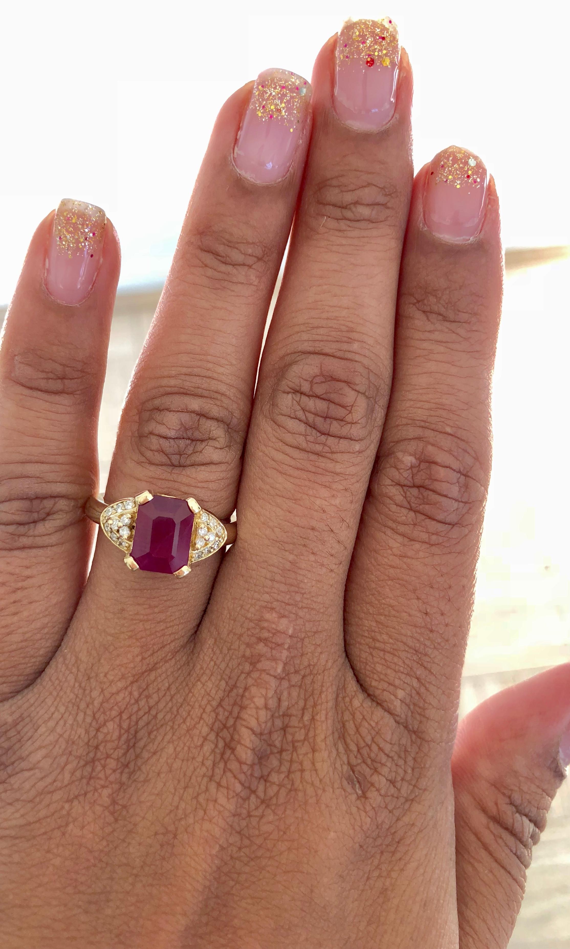 2.86 Carat Ruby Diamond Yellow Gold Ring In New Condition In Los Angeles, CA