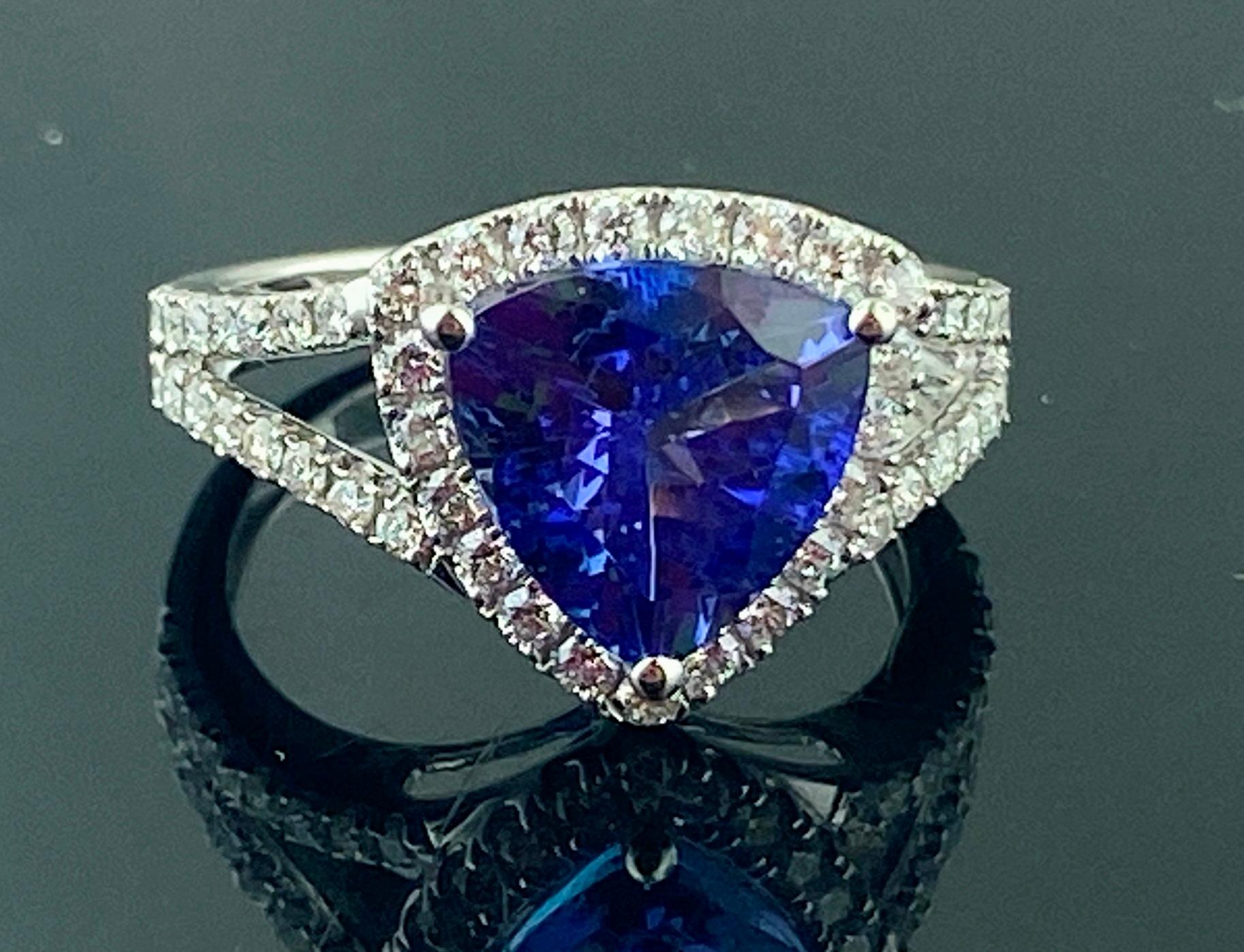 2.86 Carat Trillion Cut Tanzanite & Diamond Ring In Excellent Condition For Sale In Palm Desert, CA