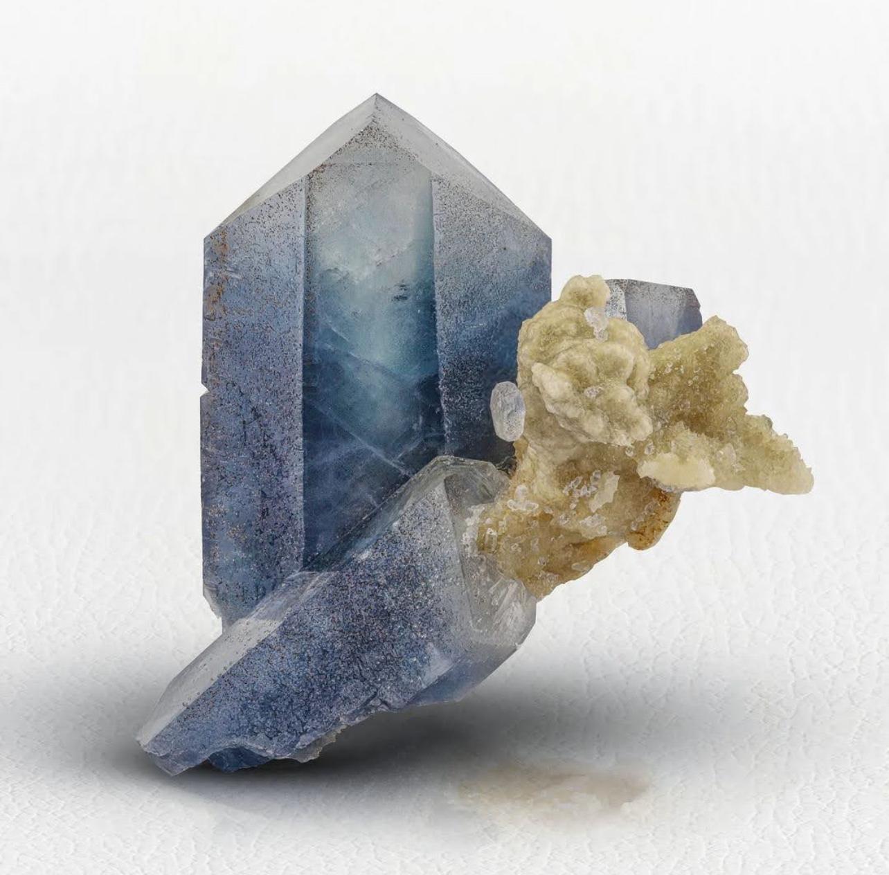 XXIe siècle et contemporain 286 grammes de cristaux célestes bleus vibrants avec calcite jaune d'Afghanistan en vente