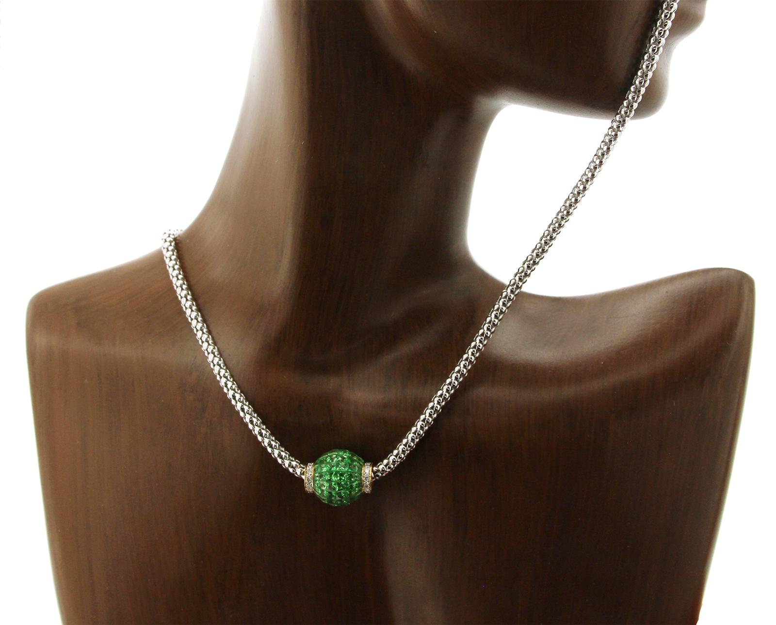 2.86 Natural Tsavorite Bead 0.18 Carat Diamonds 14 Karat Gold Chain Necklace In Excellent Condition For Sale In Los Angeles, CA