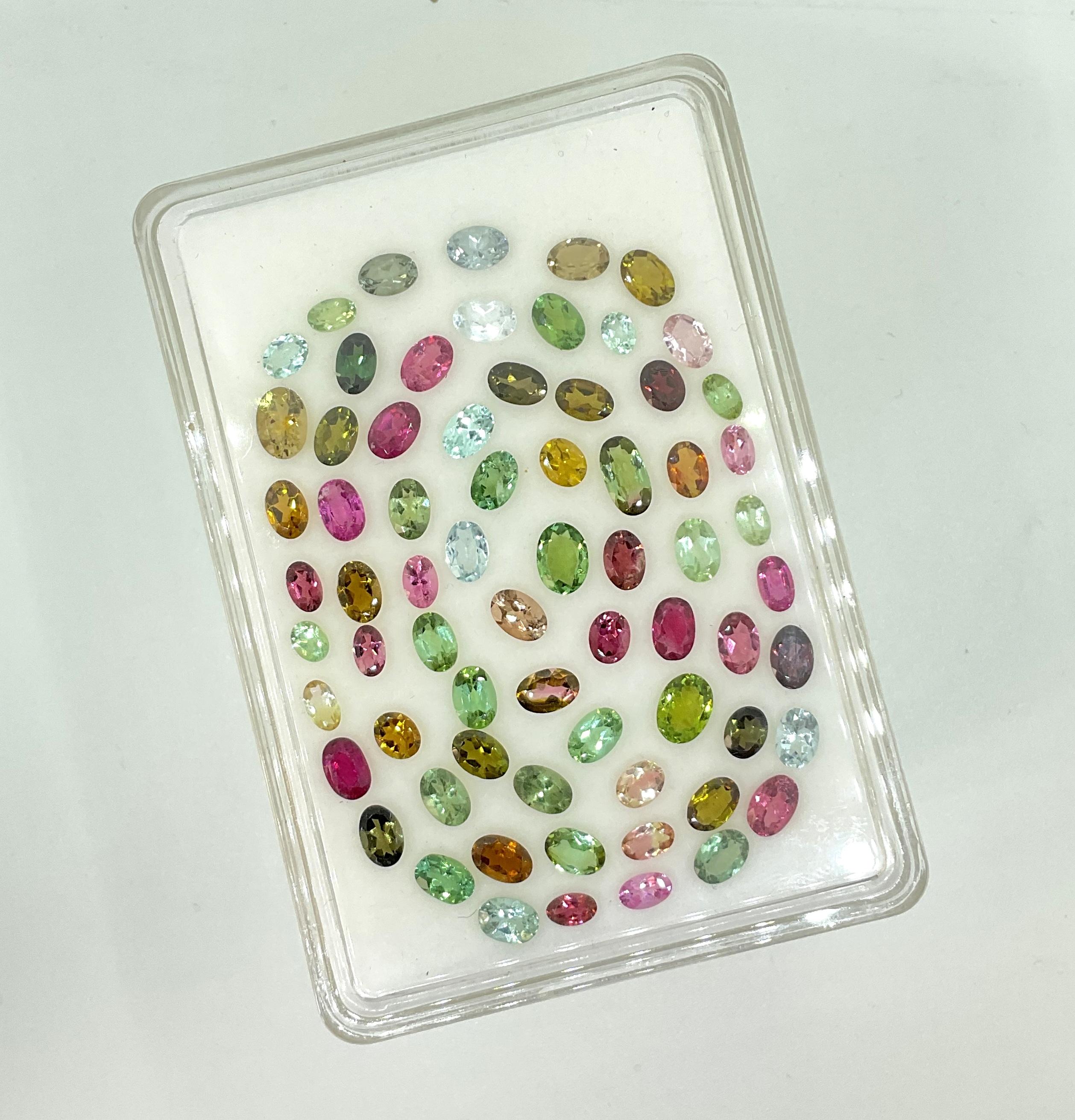 28.60 Quilates Múltiples Colores Turmalina Corte Oval Piedras Preciosas Naturales en Nuevo estado para la venta en Jaipur, RJ