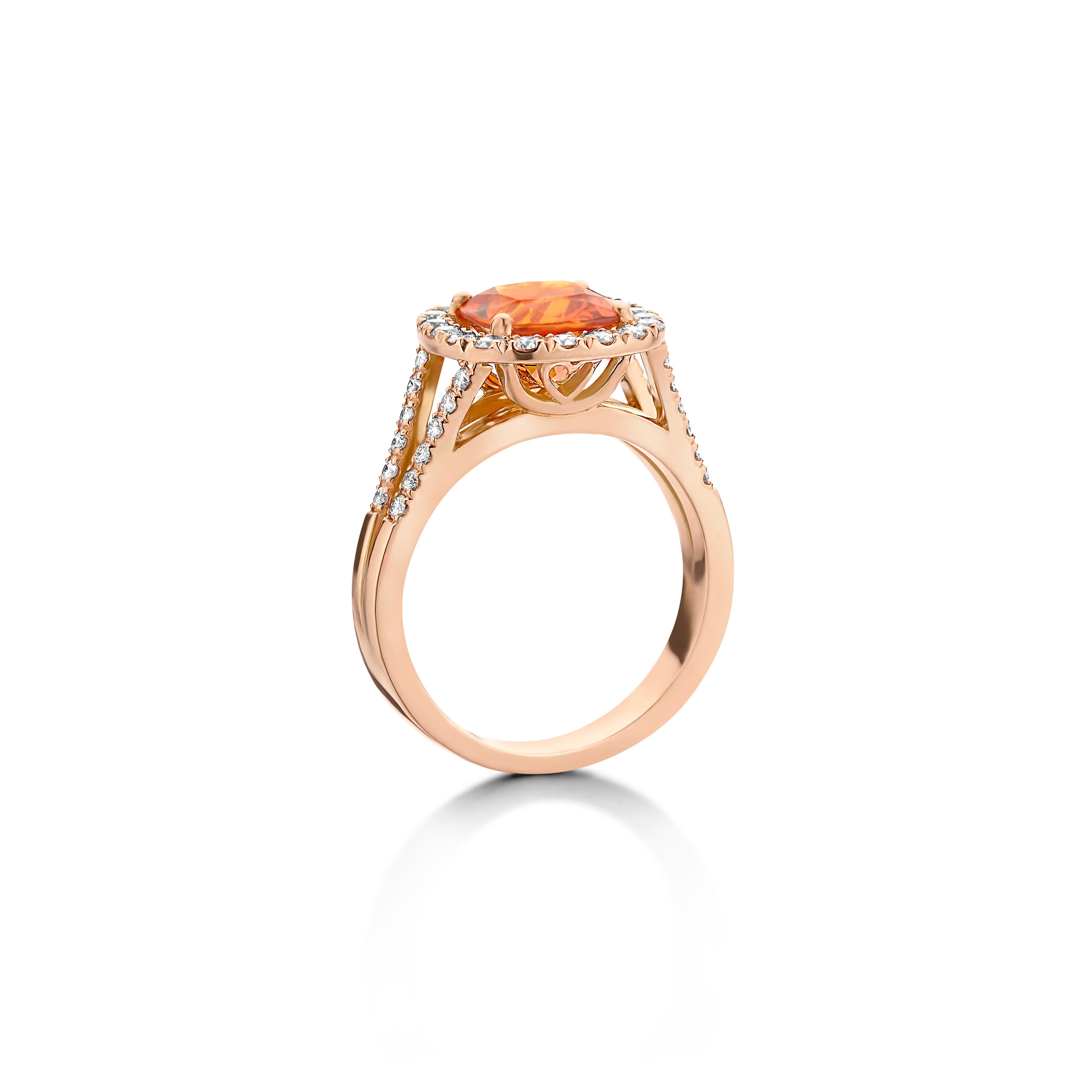 One of a kind “Ella” ring in 18K rose gold 6,2g set with 1 natural, eye clean, mandarin garnet in cushion cut 2.86Ct and the finest diamonds 0.58Ct VS/F quality in brilliant cut. 

Because every garnet has his own color, every piece of the “Ella”