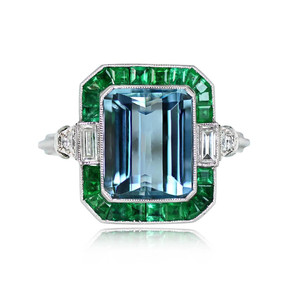 Cette exquise bague en aigue-marine de 2,95 carats est un véritable chef-d'œuvre, témoignant d'une élégance intemporelle et d'un savoir-faire exceptionnel. La pierre centrale, une aigue-marine naturelle pesant environ 2,86 carats, présente une