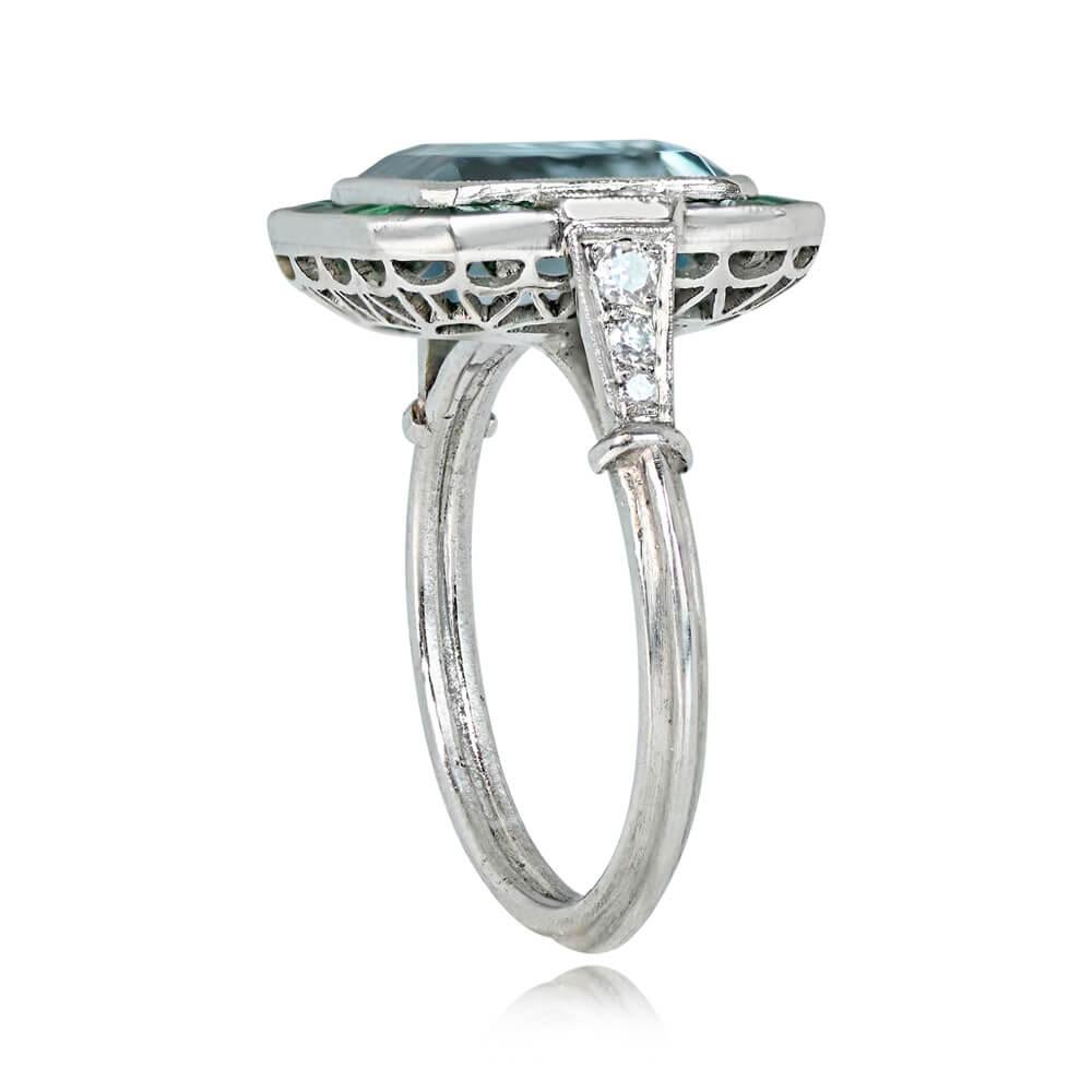 Taille émeraude Bague cocktail aigue-marine naturelle 2,86 carats, halo d'émeraudes et de diamants