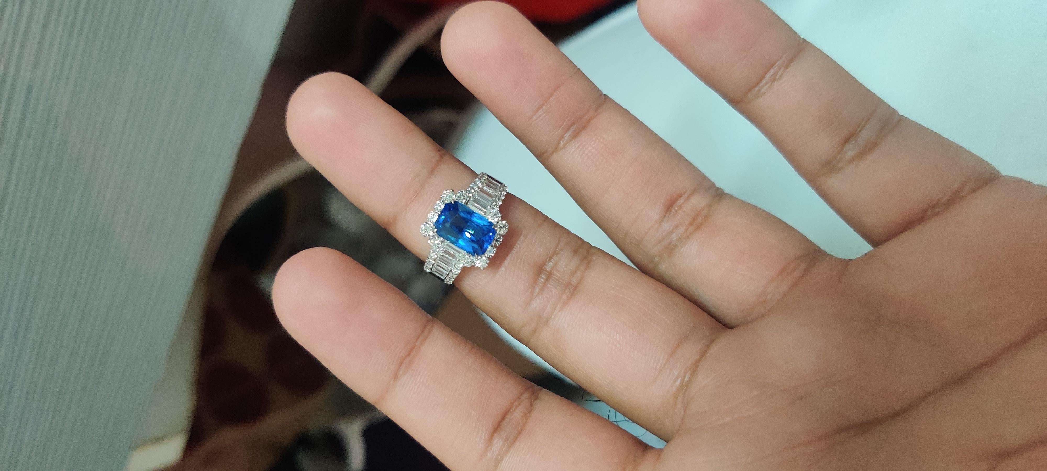 2.87 Carat Ceylon Blue Sapphire Diamond Cocktail Ring For Sale 3