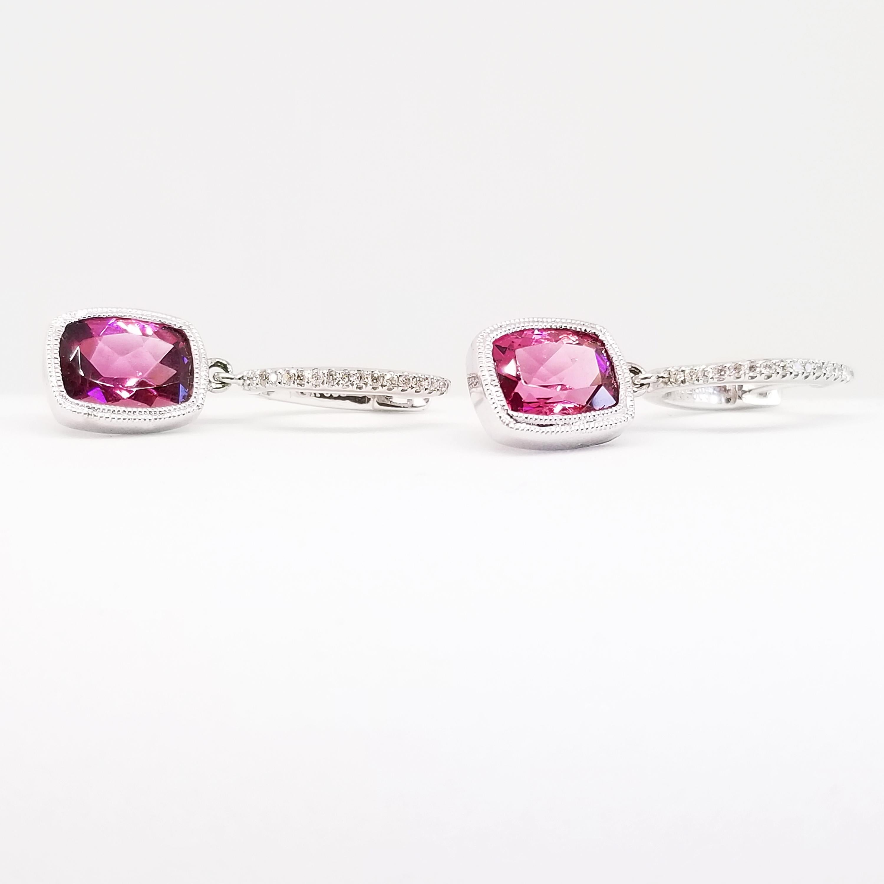 Mini pendientes de aro con turmalina rosa en cojín de 2,87 quilates y diamante blanco Corte cojín en venta