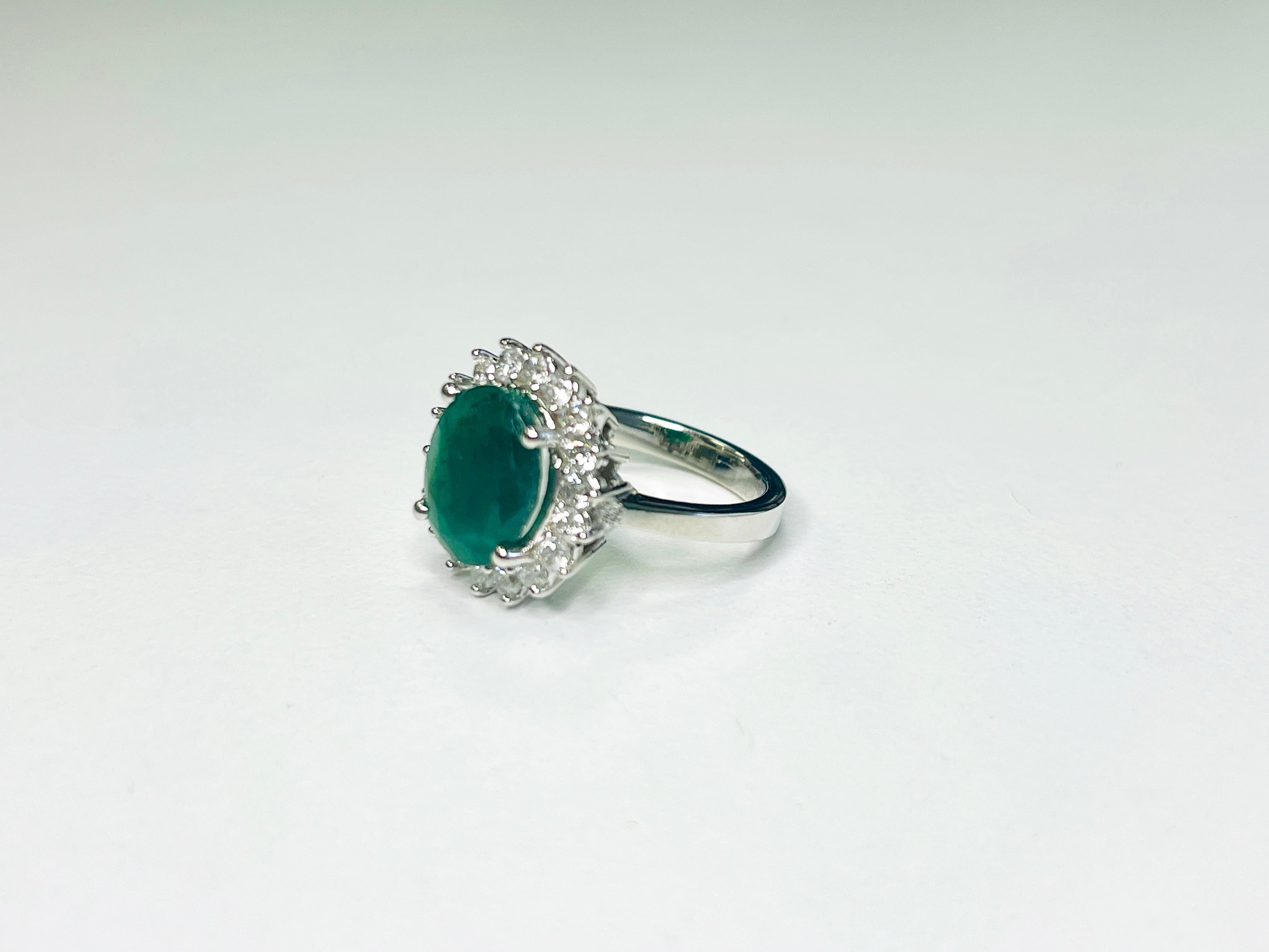 Anillo de oro blanco de 14 quilates con diamante natural esmeralda de 3,62 quilates Corte oval