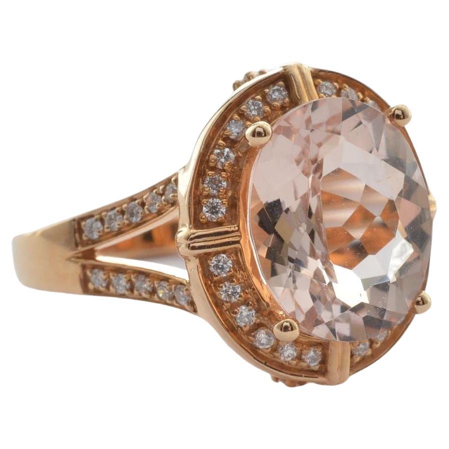 2.87 Carat Morganite and Diamond Ring in 18 Karat Rose Gold For Sale