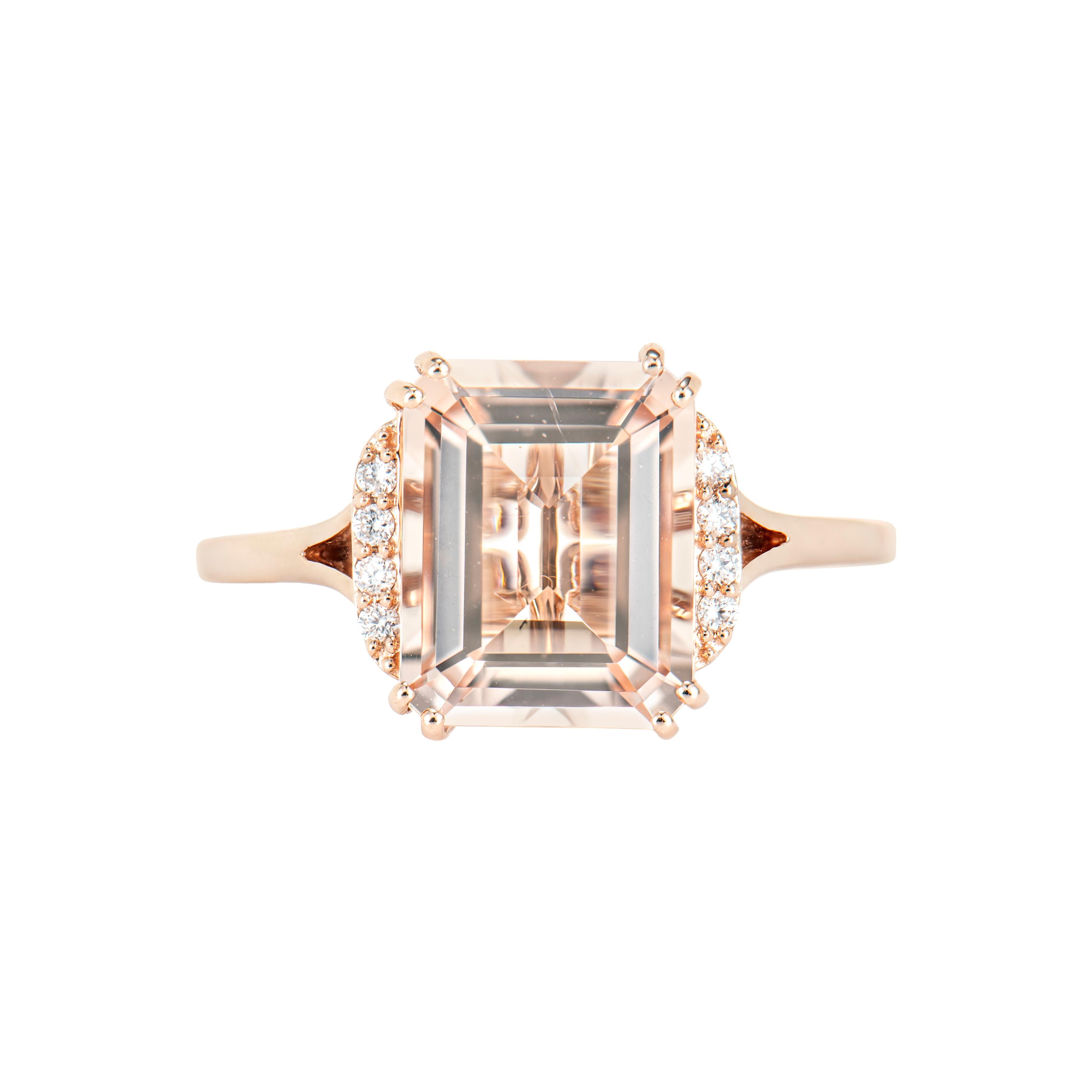 Contemporary 2.87 Carat Morganite Fancy Ring in 18Karat Rose Gold with White Diamond.   For Sale