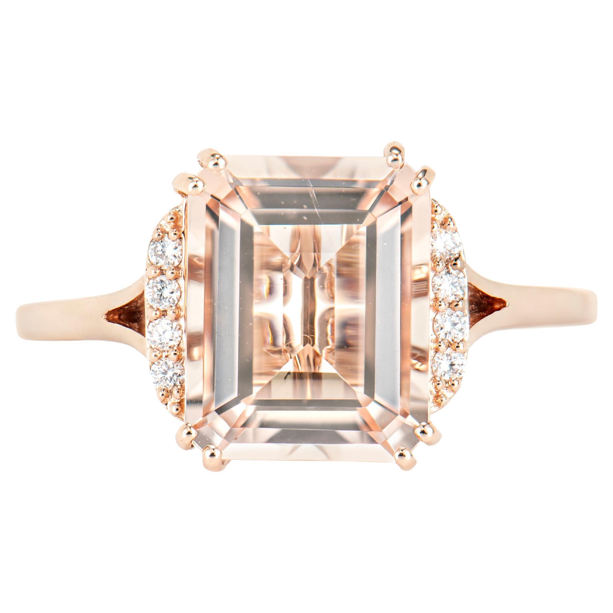 Bague fantaisie en or rose 18 carats avec Morganite de 2,87 carats et diamant blanc.  