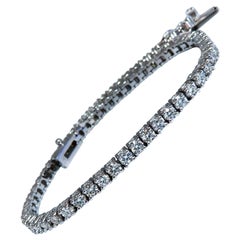 Pulsera tipo «tenis» con diamantes naturales de 2,87 quilates, de oro de 14 quilates, modelo Classic Riviera*