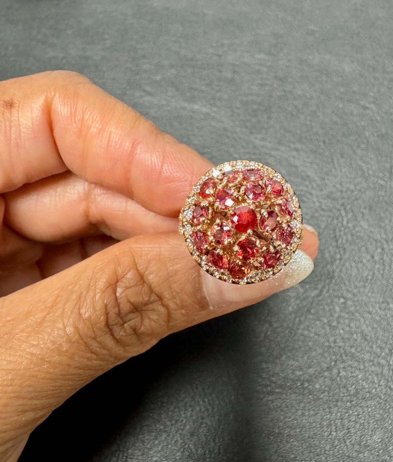 Anello da cocktail in oro rosa con zaffiro rosso naturale e diamante naturale da 2,87 carati in vendita 3