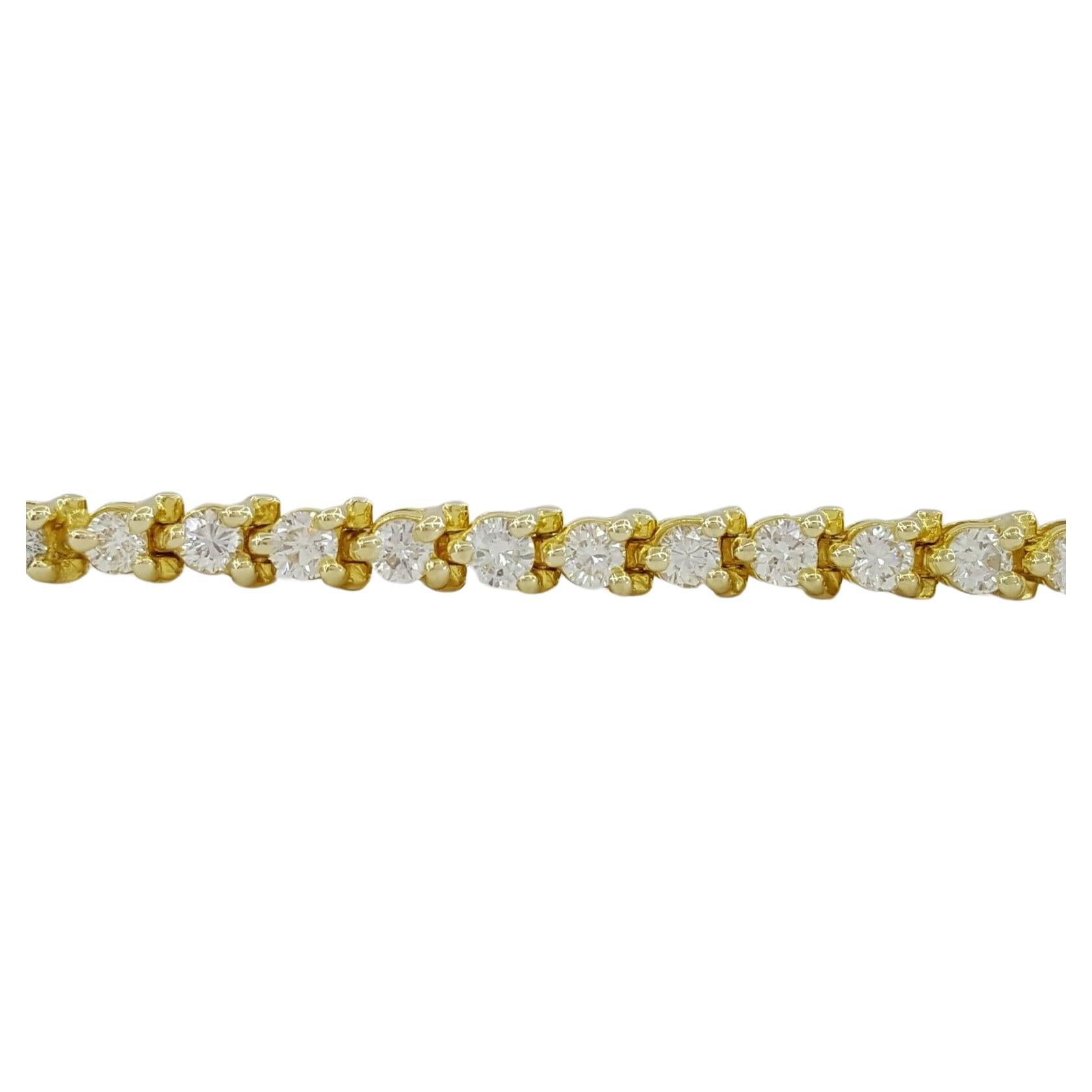 Modern 2.87 Carat Round Brilliant Cut Diamonds Yellow Gold Tennis Bracelet For Sale