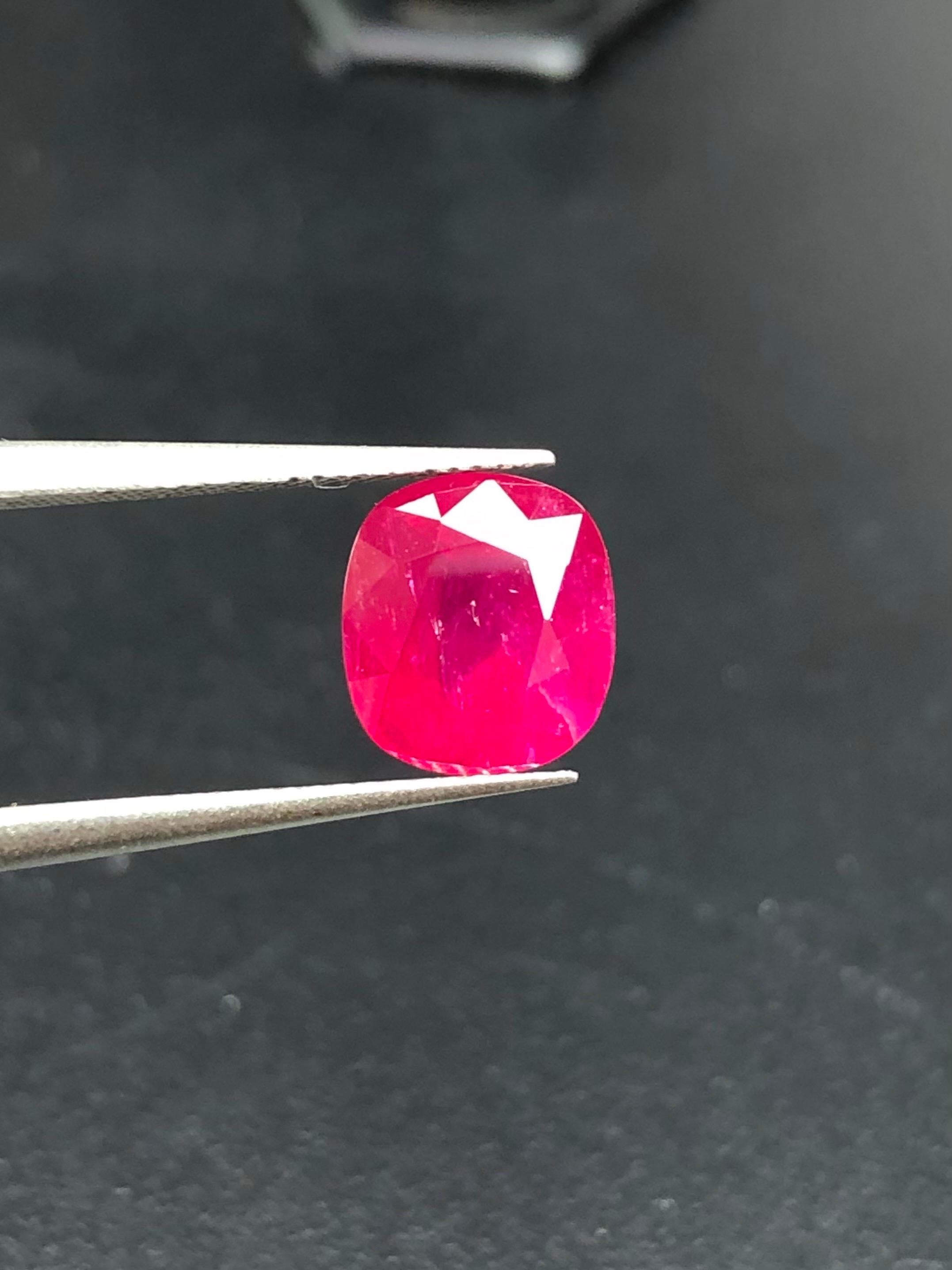 2.87 Ct  AIGS Certified Natural Ruby Unheated Pigeon blood color eye clean Unisexe en vente