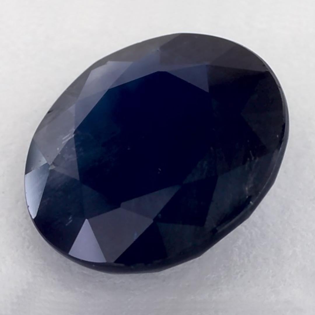 Ein sehr wertvoller September-Geburtsstein mit einer bezaubernden blauen Farbe. Man glaubt, dass sie dem Leben Glück und Reichtum bringen.

Entdecken Sie die lebendige Kollektion von Smaragden, Rubinen und Saphiren in unserem Geschäft, die als lose