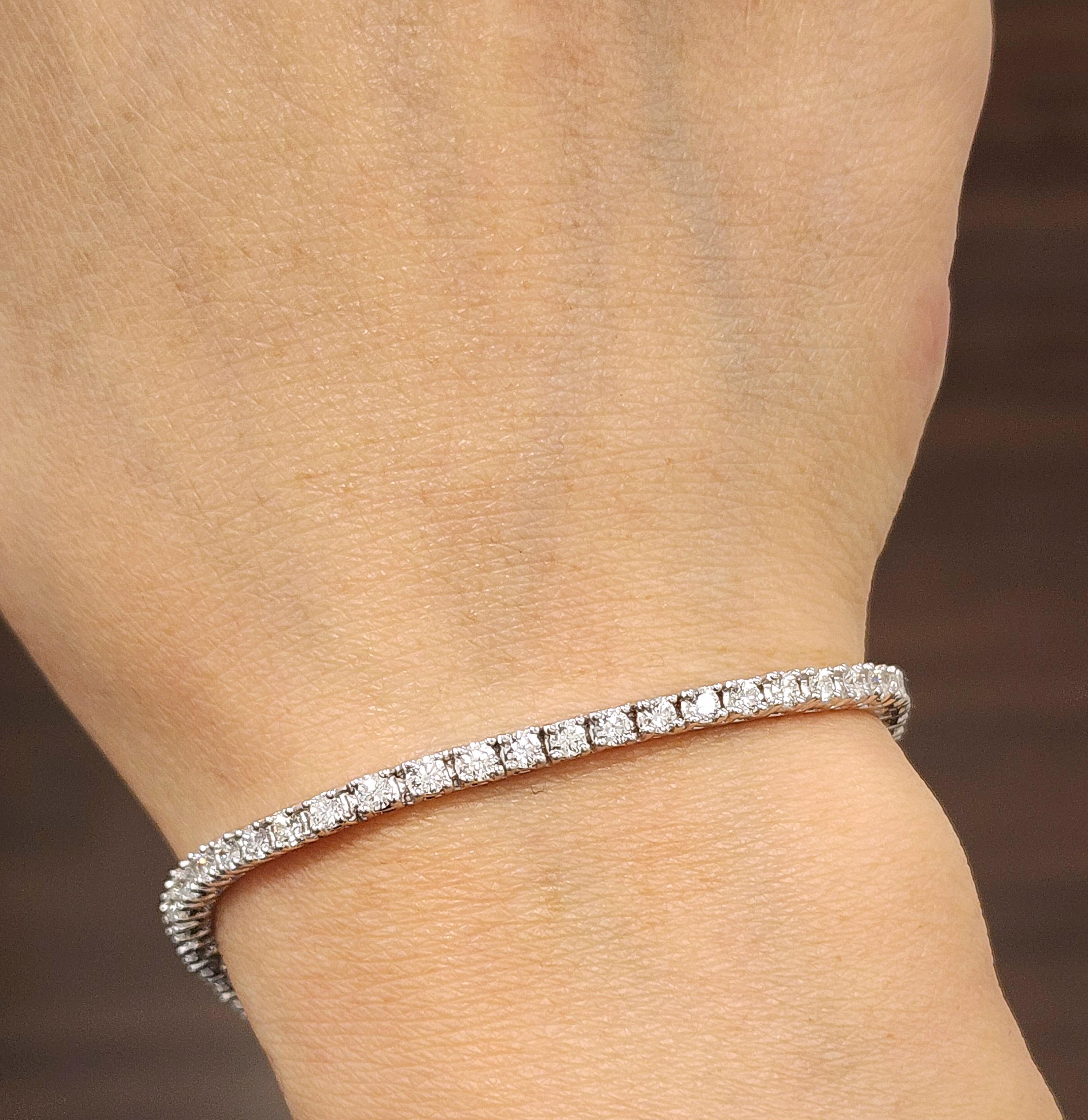 Pulsera de tenis con diamantes de 2.87 ct Moderno en venta