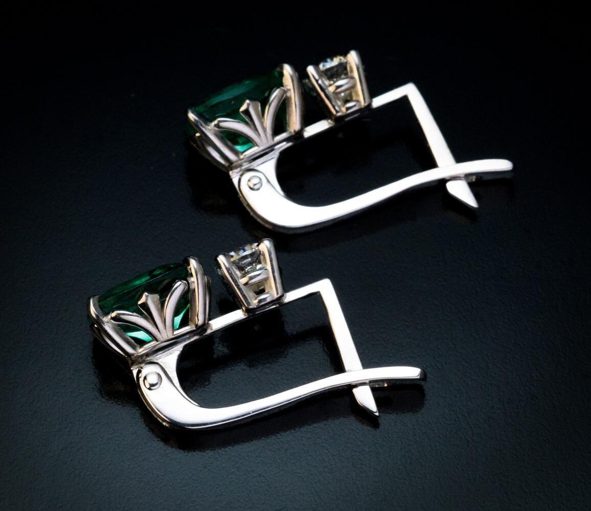 2.87 Carat Emerald Diamond White Gold Earrings In New Condition For Sale In Chicago, IL