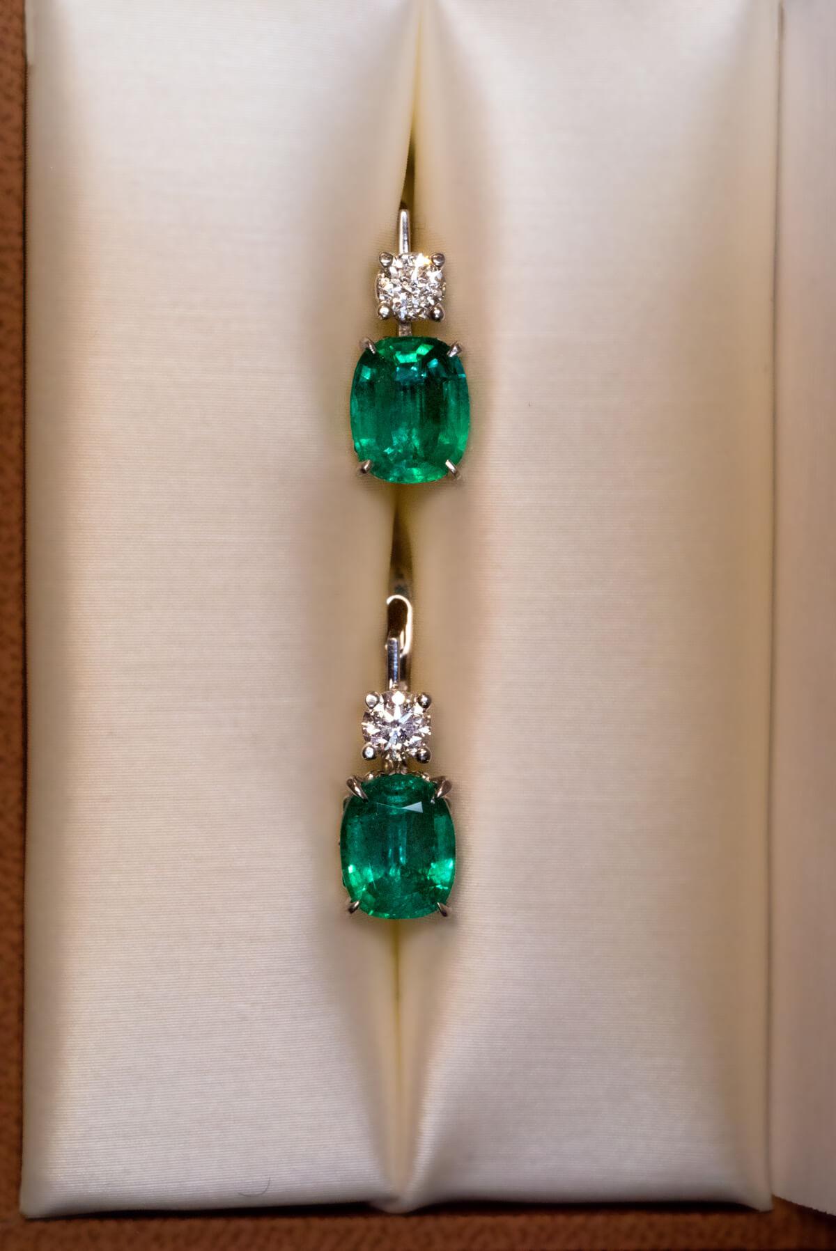 Women's 2.87 Carat Emerald Diamond White Gold Earrings For Sale