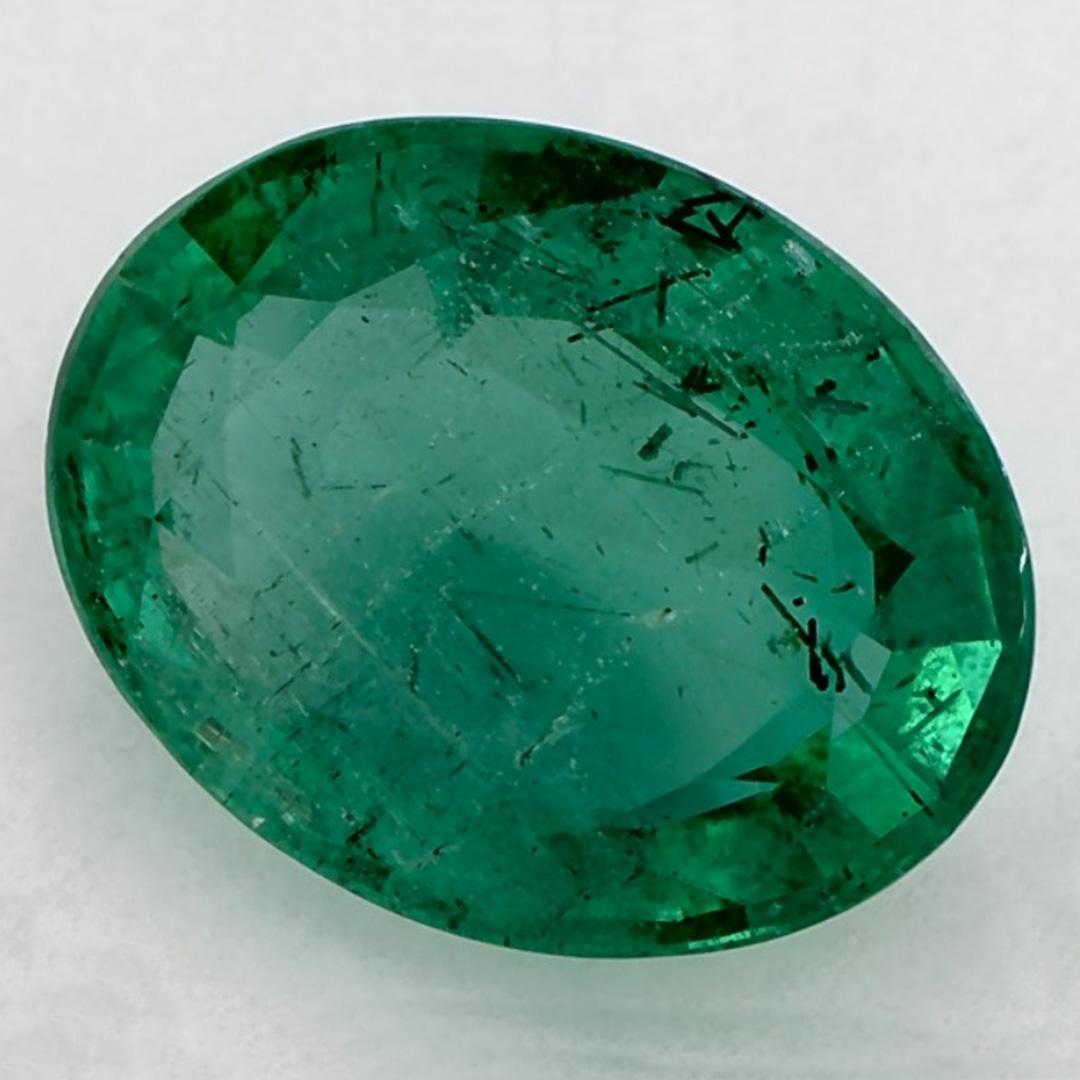 D'un vert éclatant, la pierre de naissance du mois de mai symbolise le renouveau de la croissance printanière. 

Explorez la vibrante collection d'émeraudes, de rubis et de saphirs de notre magasin, disponibles sous forme de pierres précieuses en