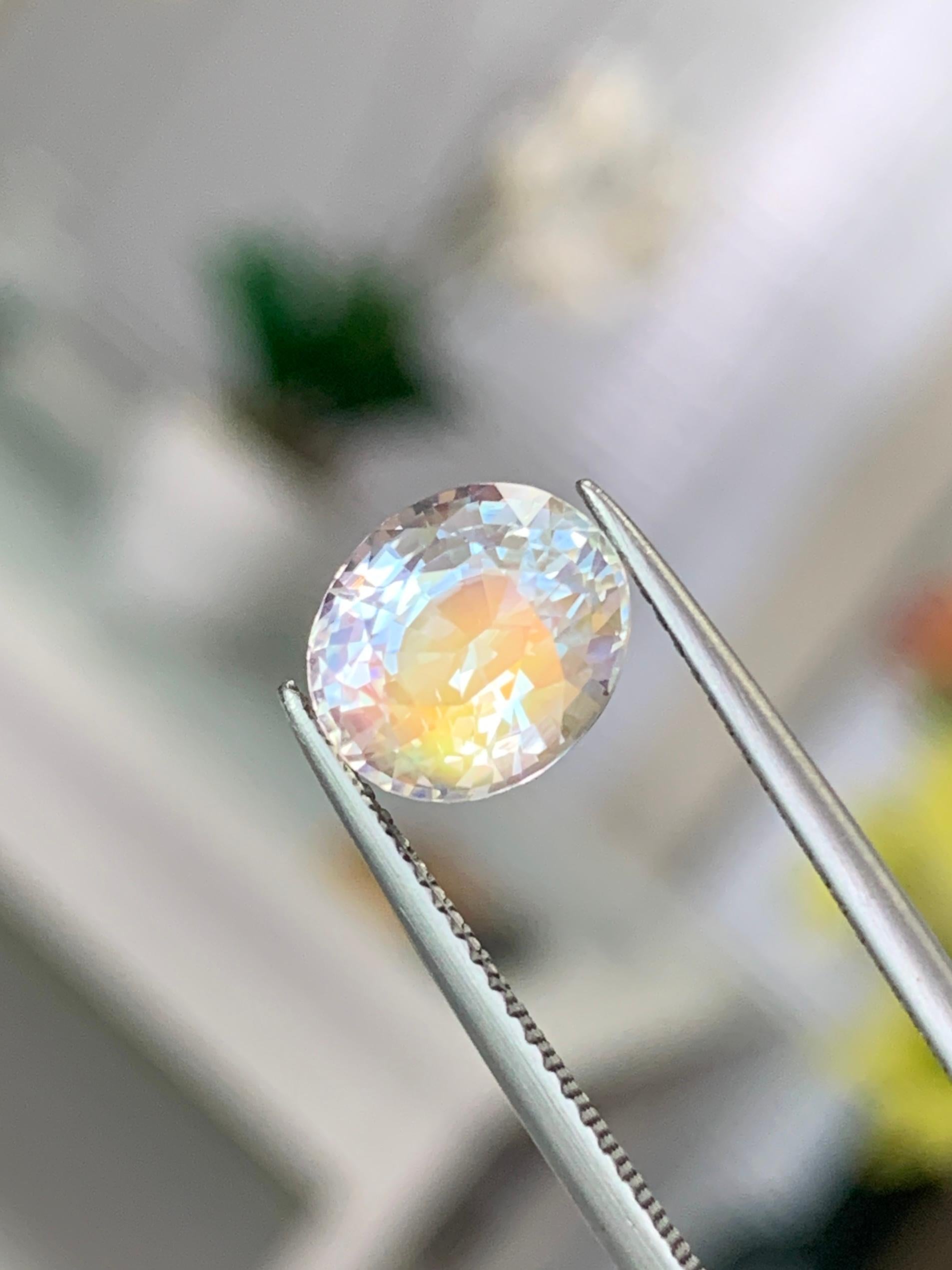 2.87 Cts Burma Certified Fine Grade Natural Feldspar Moonstone Amazing Rainbow In Excellent Condition For Sale In บางรัก, TH