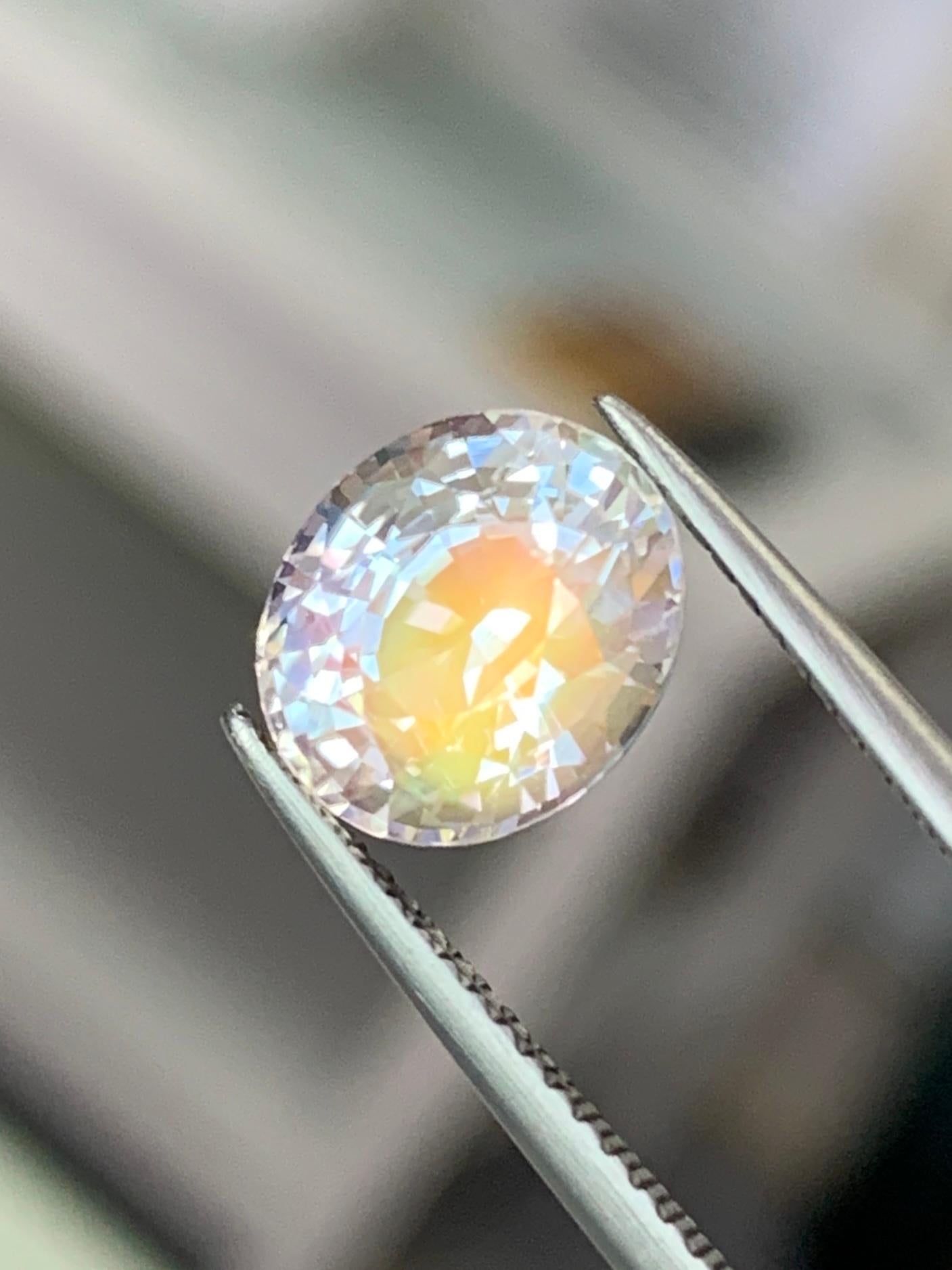 Women's or Men's 2.87 Cts Burma Certified Fine Grade Natural Feldspar Moonstone Amazing Rainbow For Sale