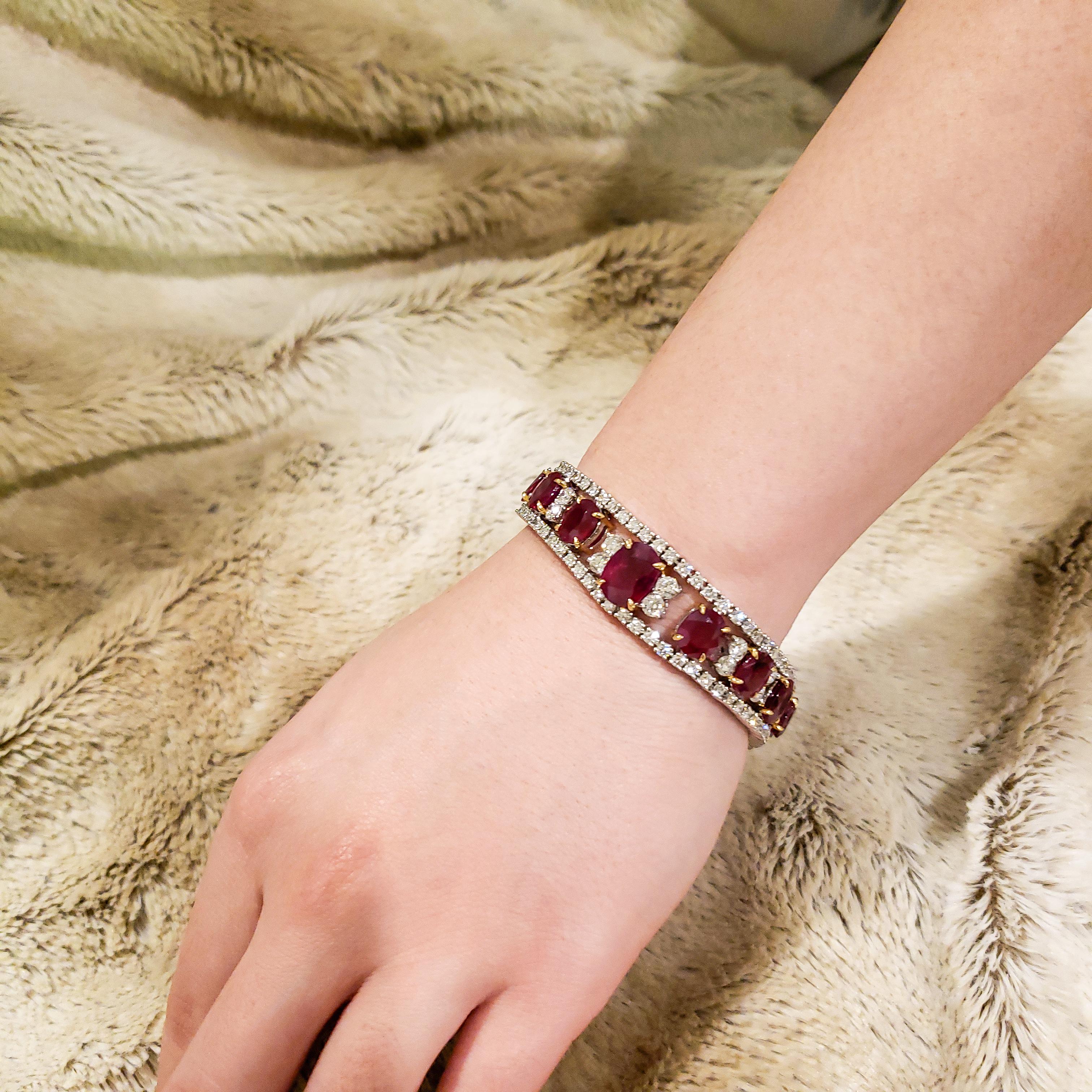 28.70 Carat Burmese Ruby and Diamond Bracelet In New Condition For Sale In New York, NY