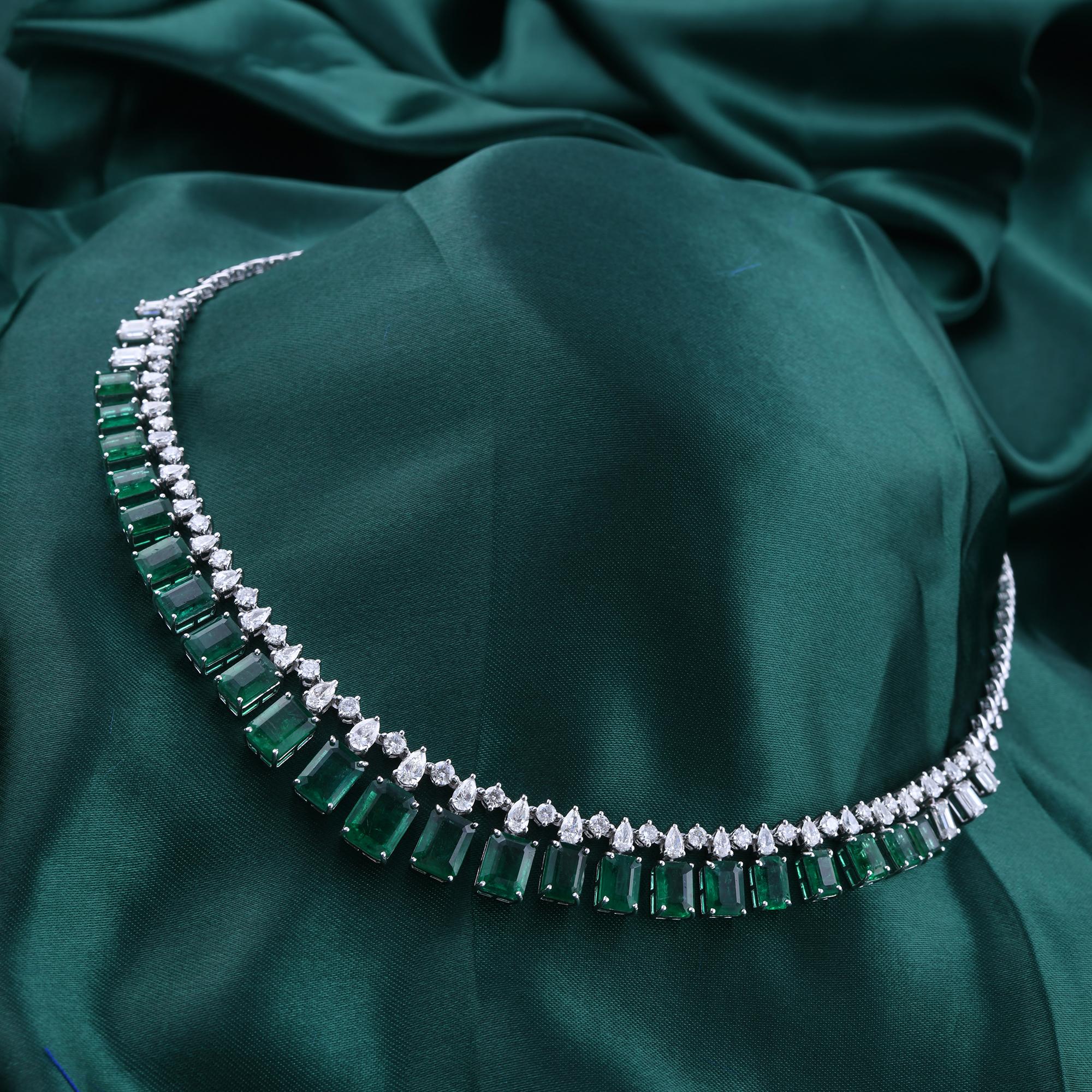 Donna 28,71 TCW Smeraldo dello Zambia SI/H Collana girocollo di diamanti in oro bianco 14 carati in vendita