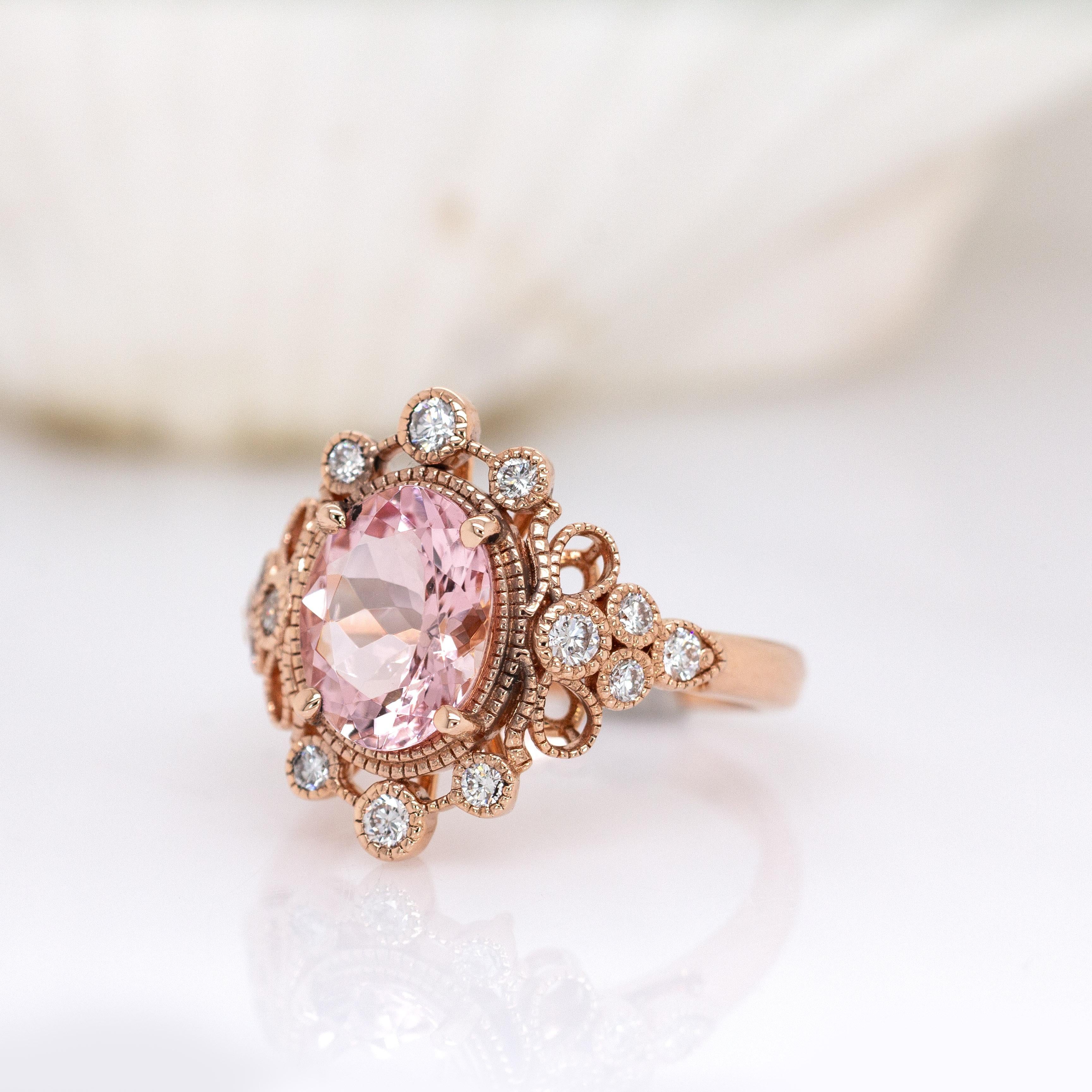 2,87cts Cor De Rosa Morganite w Earth Mined Diamonds Anillo en Oro Macizo de 14K Corte oval en venta