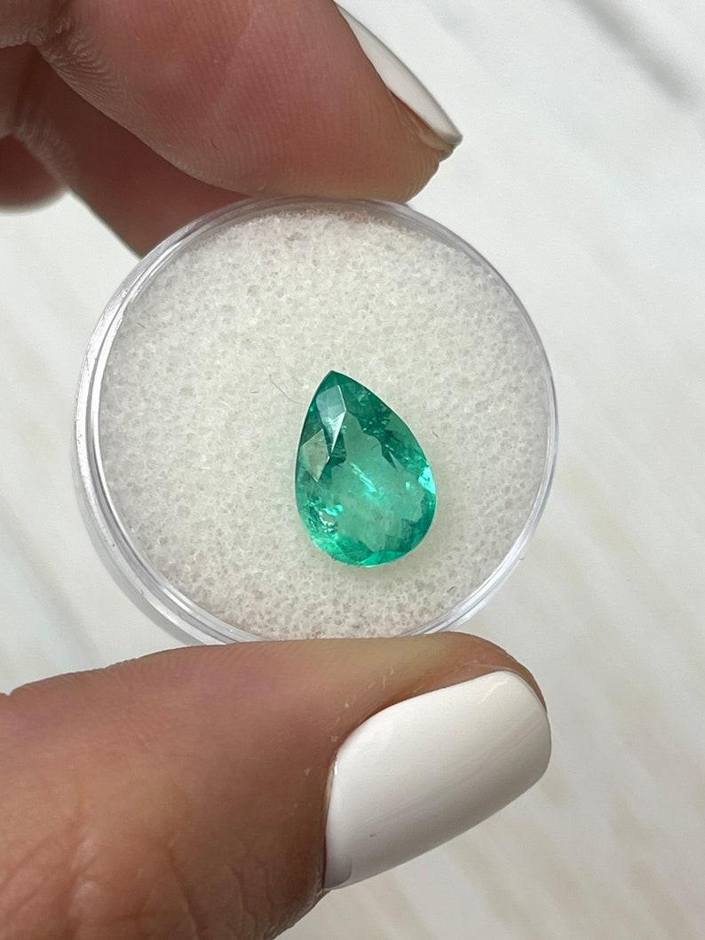 Taglio a goccia Smeraldo colombiano verde azzurro da 2,88 carati - pietra di maggio a goccia con taglio a pera in vendita