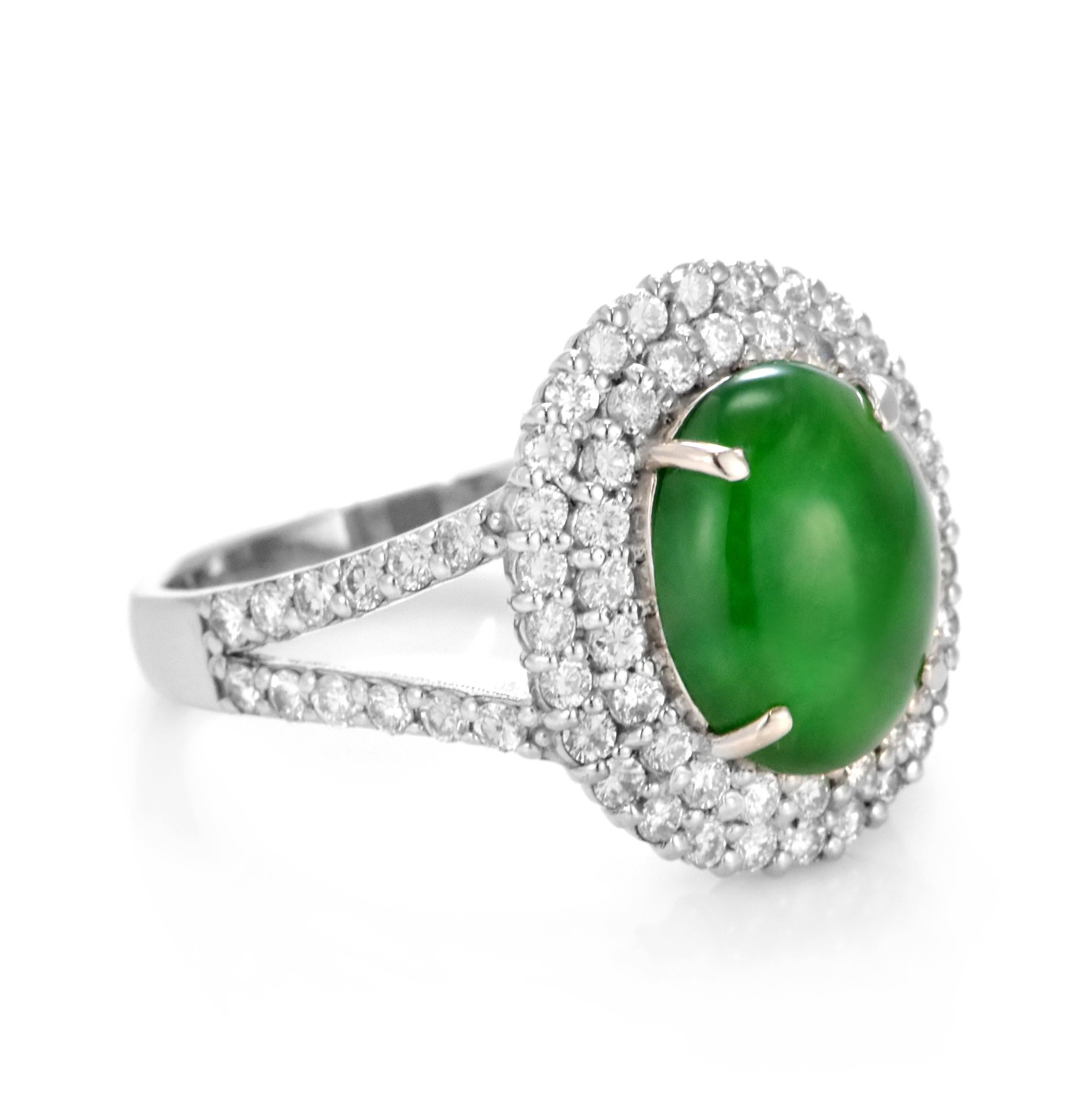 2.88 Carat Natural Type A Jade and Diamond Ring Made in Platinum In New Condition For Sale In Tokyo, JP