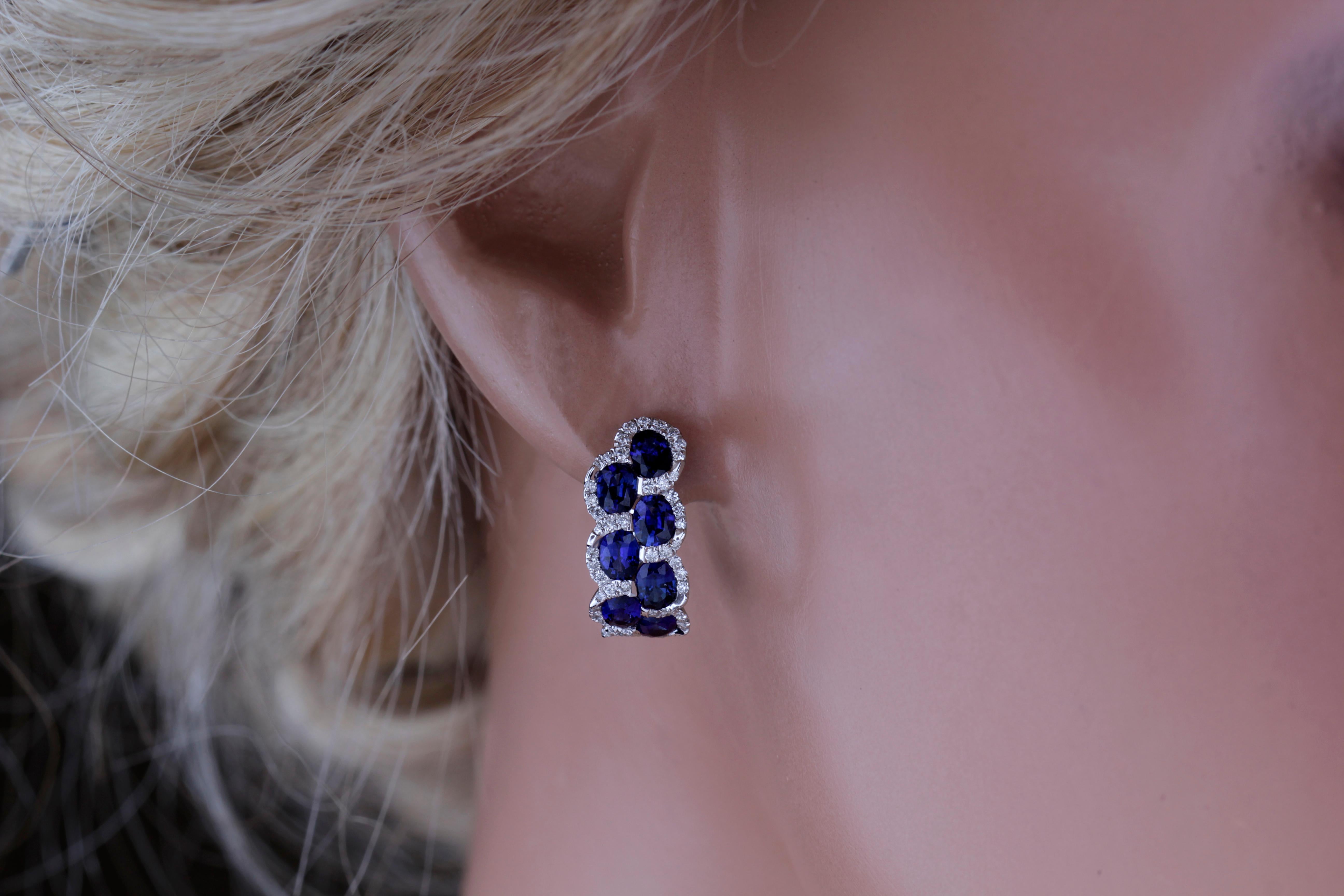 Taille ovale Créoles à levier en saphir taille ovale de 2,88 carats et halo de diamants ref1150 en vente