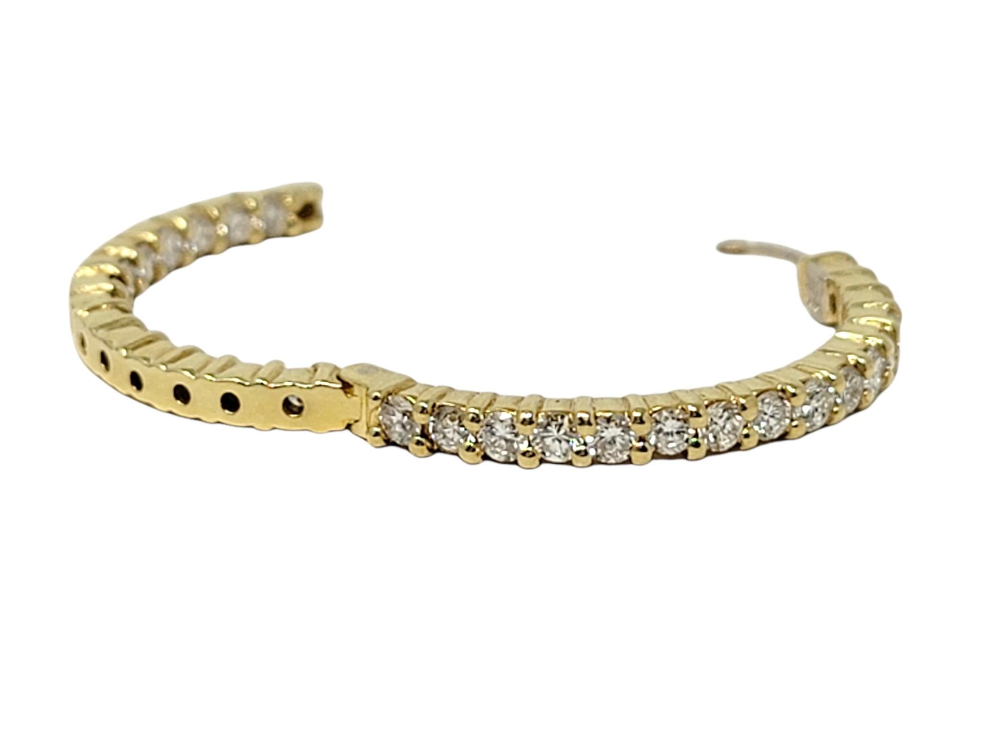 2,88 Karat runder Brillant-Diamant Inside-Out Scharnier-Ohrringe aus 18 Karat Gold im Angebot 2
