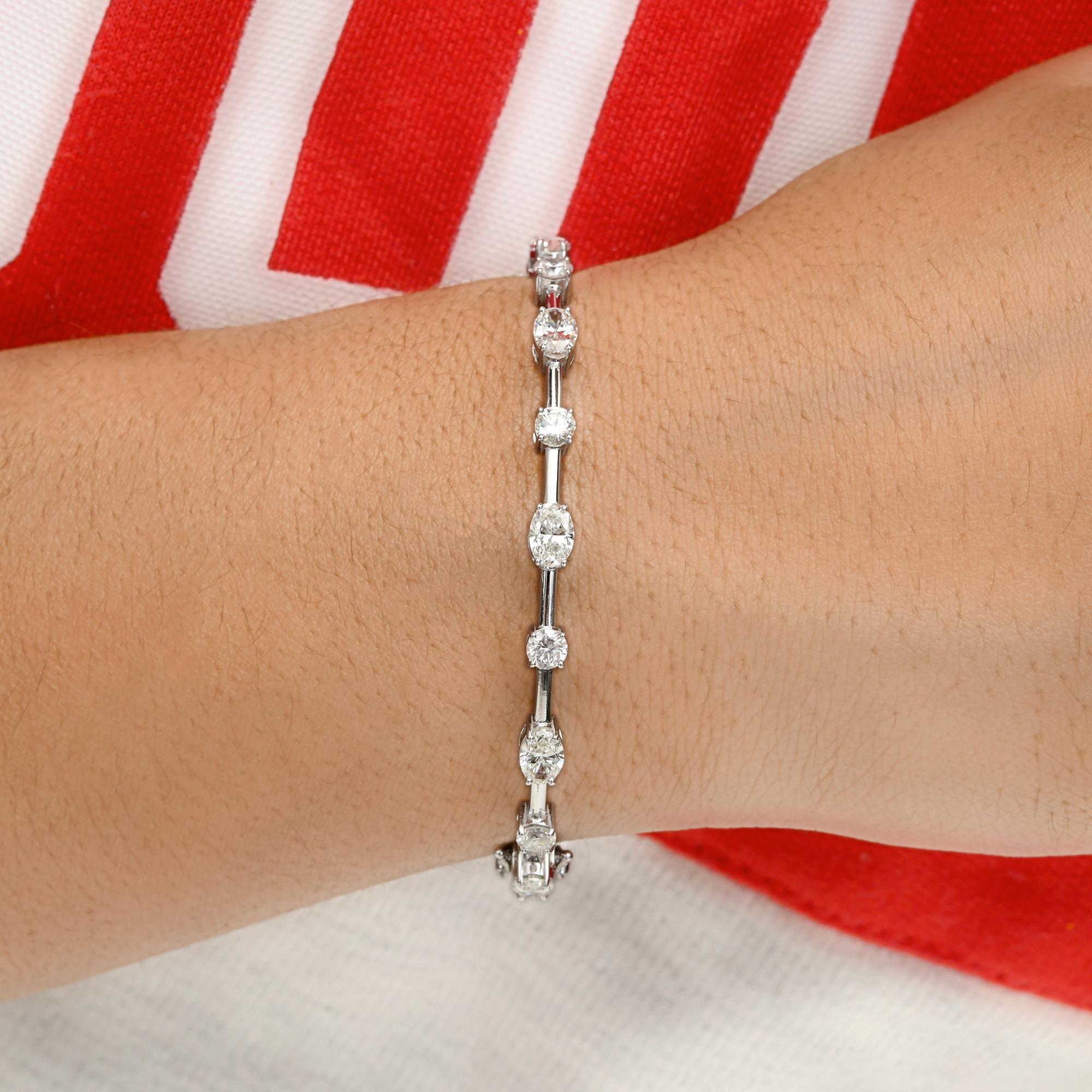 Marquise Cut 2.88 Carat SI/HI Multi Shape Diamond Sleek Bracelet 18 Karat White Gold Jewelry For Sale
