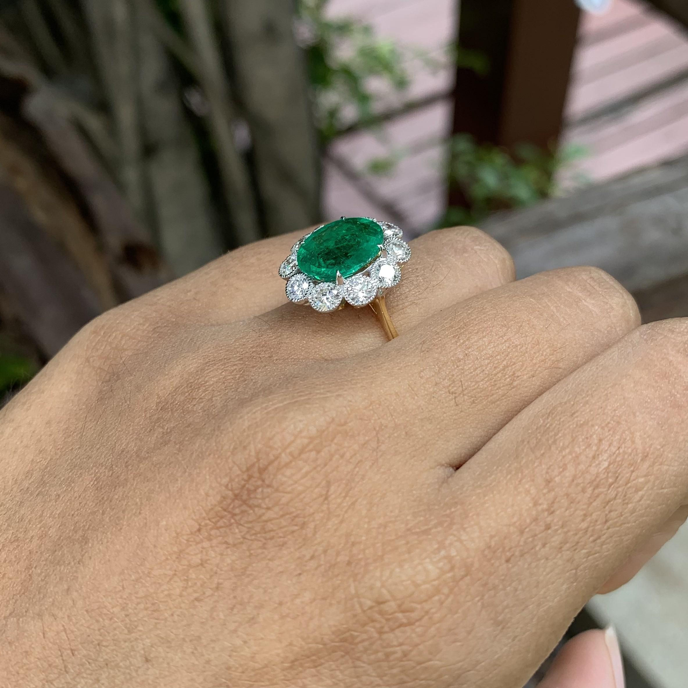 2.88 Carat Vivid Green Emerald Ring in 18K Yellow Gold 3