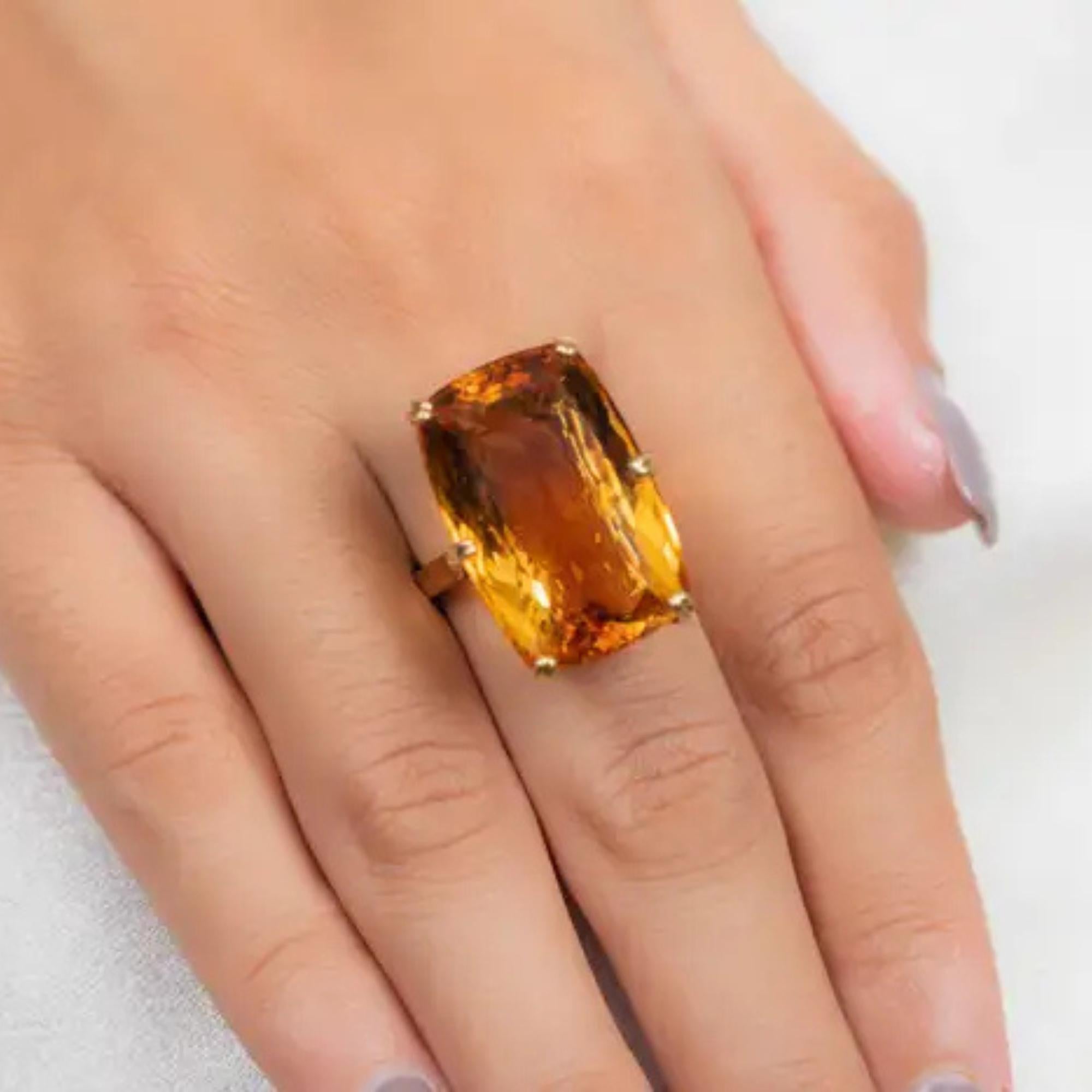 En vente :  28.8 Ct Citrine taille coussin Bague cocktail en or jaune 18K 2