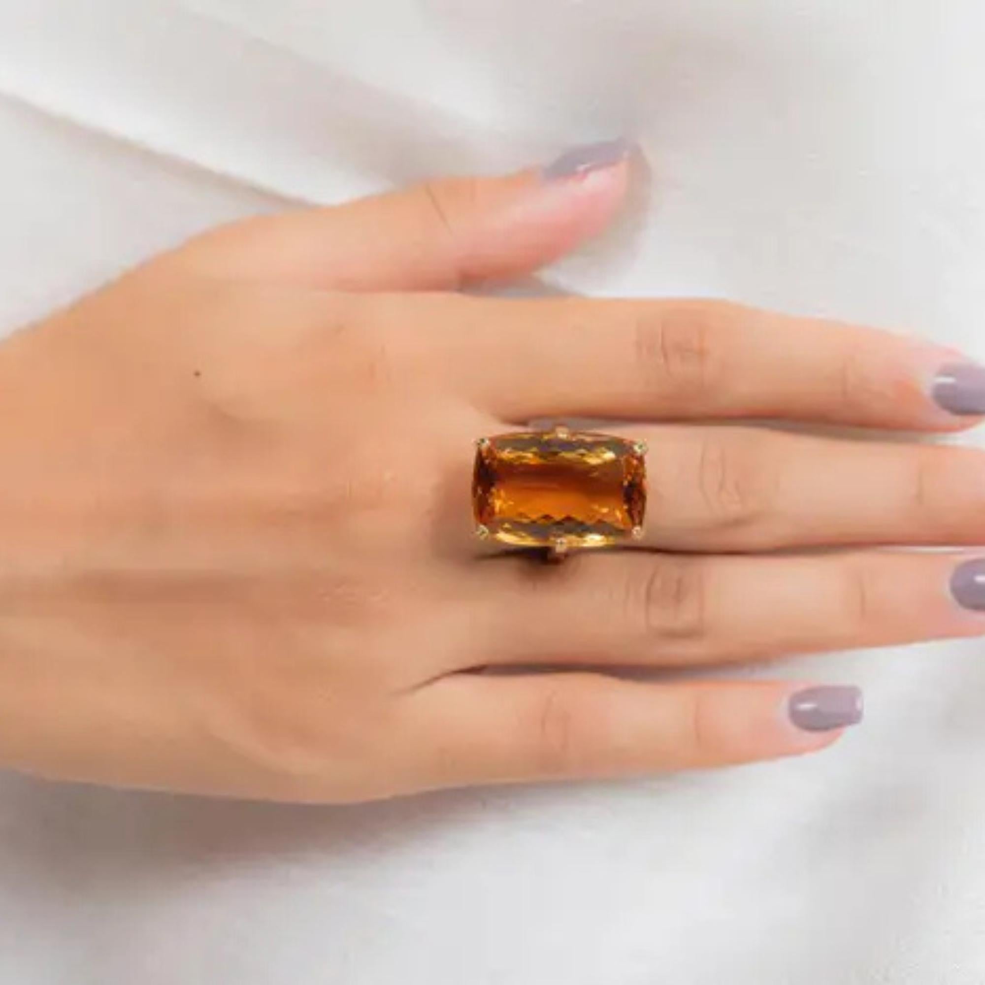 En vente :  28.8 Ct Citrine taille coussin Bague cocktail en or jaune 18K 6