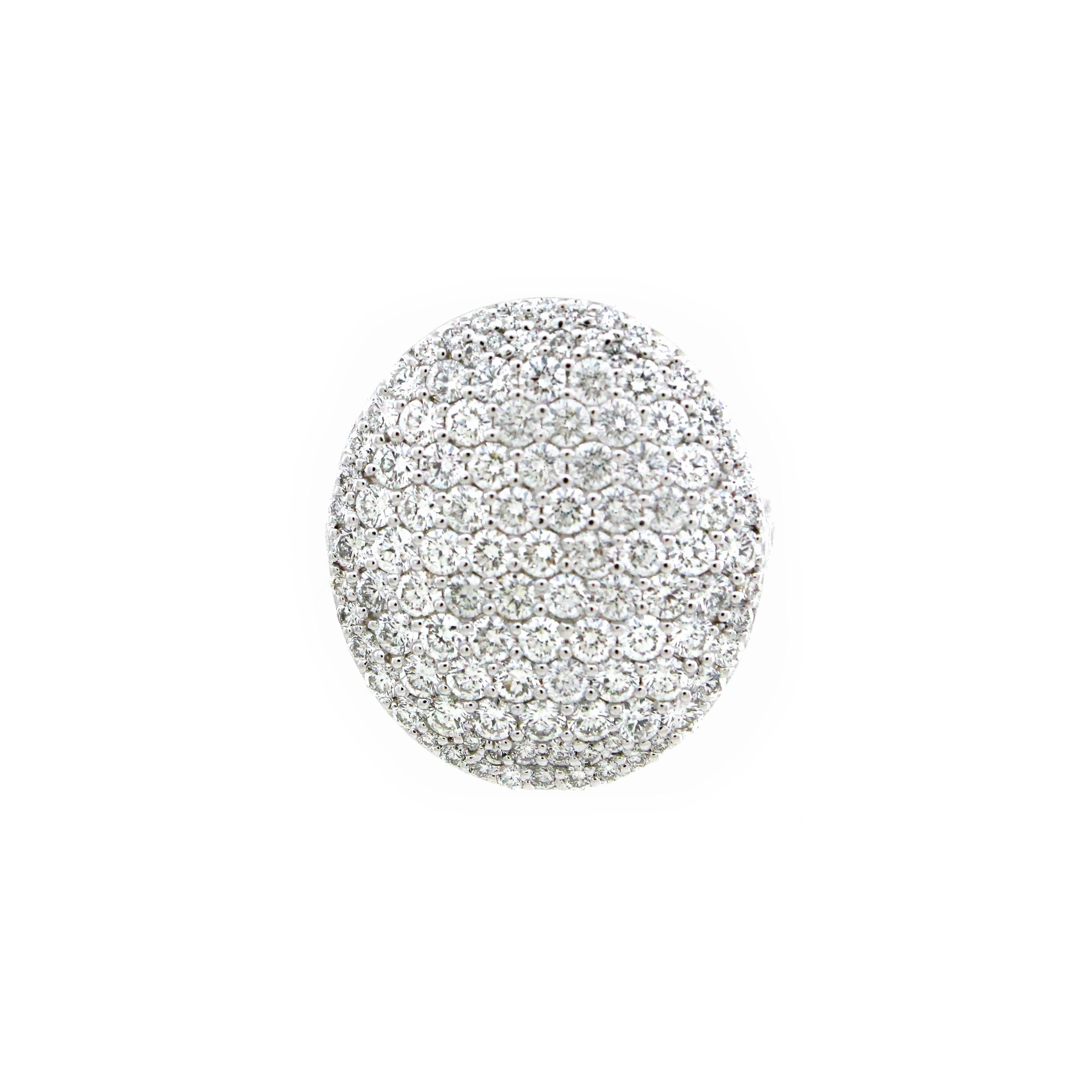 This exquisite ring, crafted in 18k white gold, epitomizes elegance and sophistication. Adorned with 121 dazzling round white diamonds totaling 2.88 carats, it captures and reflects light with extraordinary brilliance. Weighing 8.65 grams, the ring