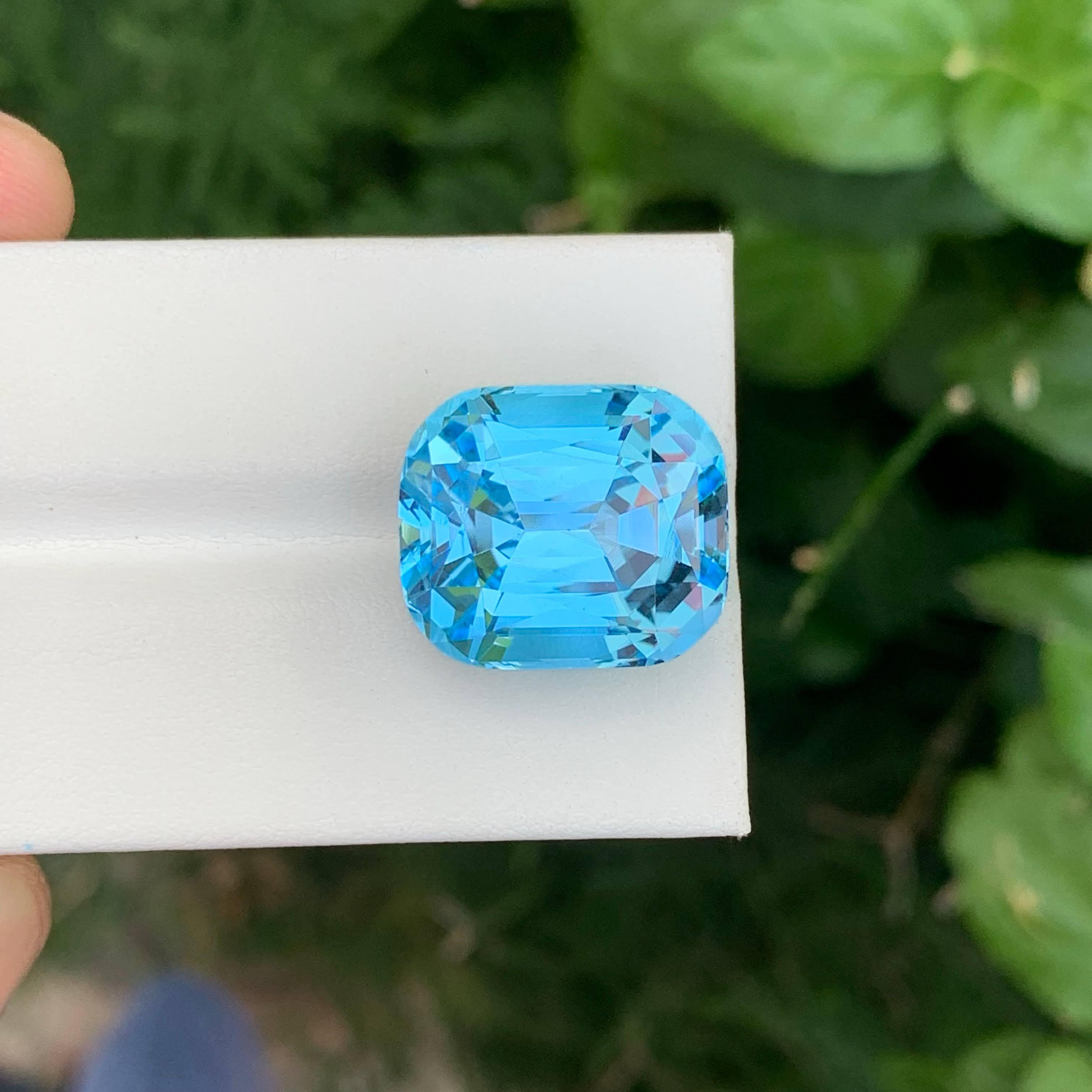 28,80 Karat Natürlicher Loser Himmelblauer Topas Stein Kissenschliff Afrikanischer Edelstein für Damen oder Herren im Angebot