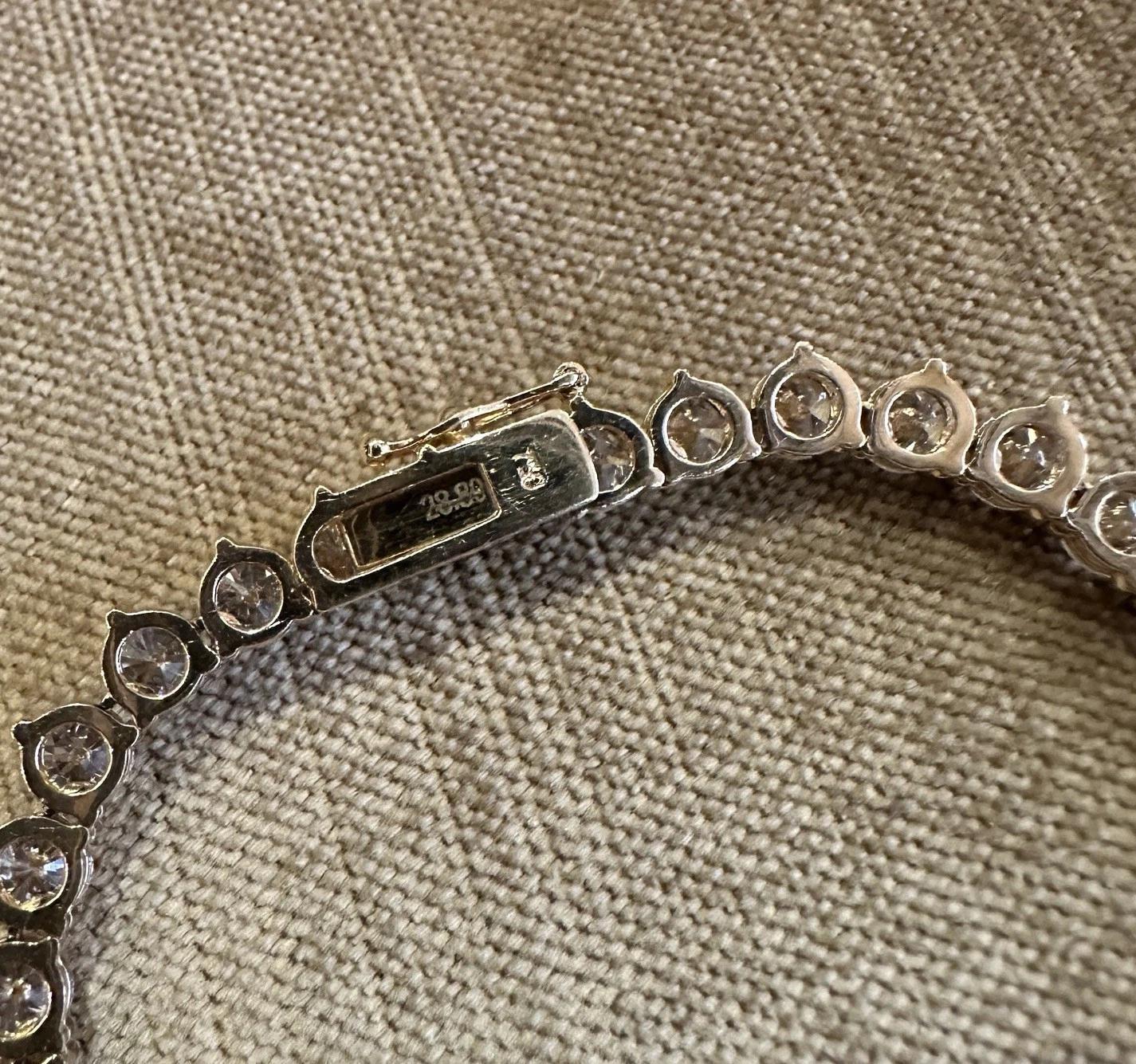 28.80 carats Diamant Naturel Collier Tennis en or jaune 18k 16.5 pouces en vente 1