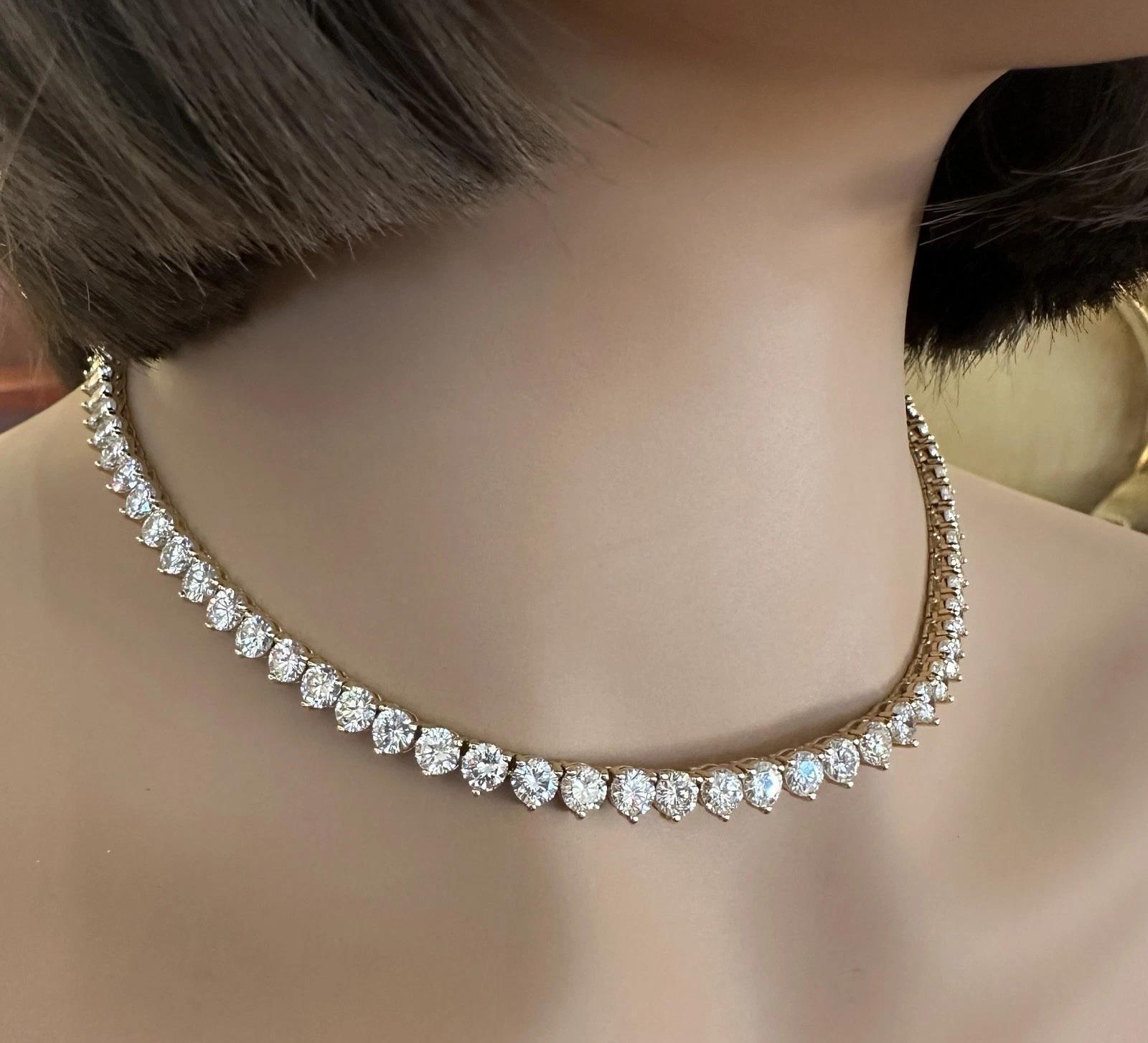 28.80 carats Diamant Naturel Collier Tennis en or jaune 18k 16.5 pouces en vente 2