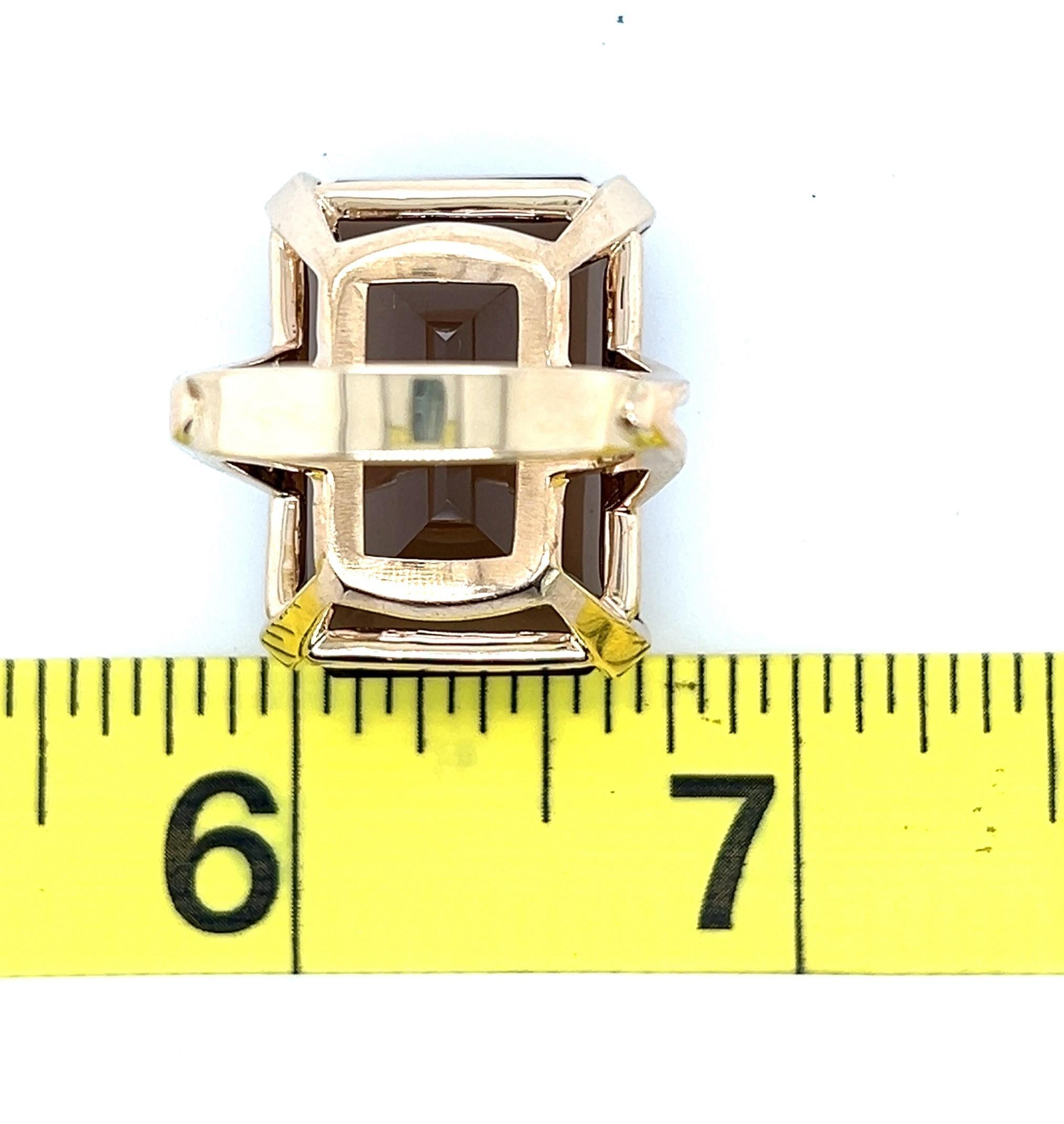 28.82 Carat Smoky Quartz Ring in 14Kt Gold  In Good Condition For Sale In Towson, MD