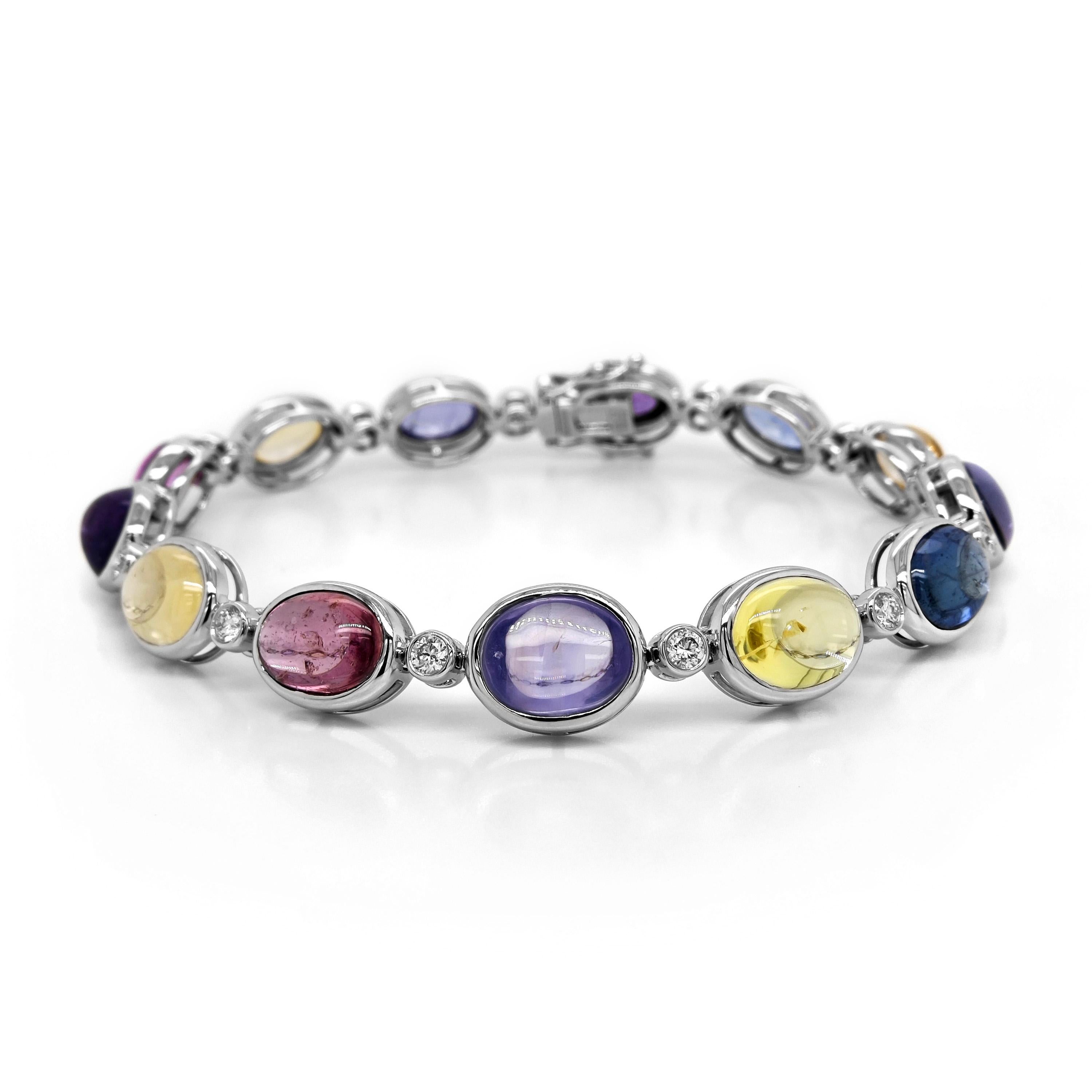 Weißgoldarmband mit 28.89 Karat mehrfarbigem Saphir und weißen Diamanten (Gemischter Schliff) im Angebot