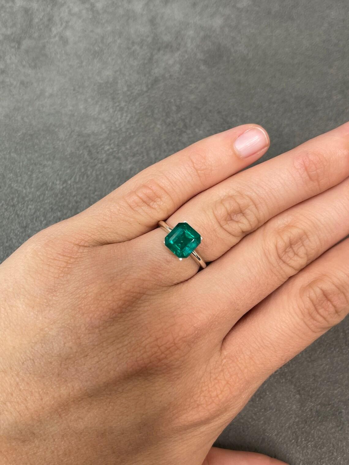 2.88ct GIA Certified Vivid Muzo Green Asscher Cut Emerald Genuine May Birthstone (pierre de naissance de mai) Unisexe en vente
