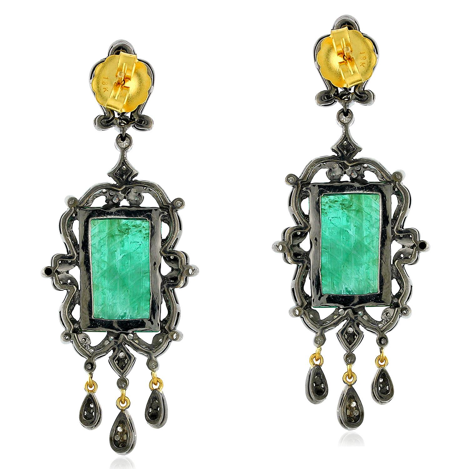 28.9 Karat handgeschnitzte Smaragd-Diamant-Ohrringe im antiken Stil (Kunsthandwerker*in) im Angebot