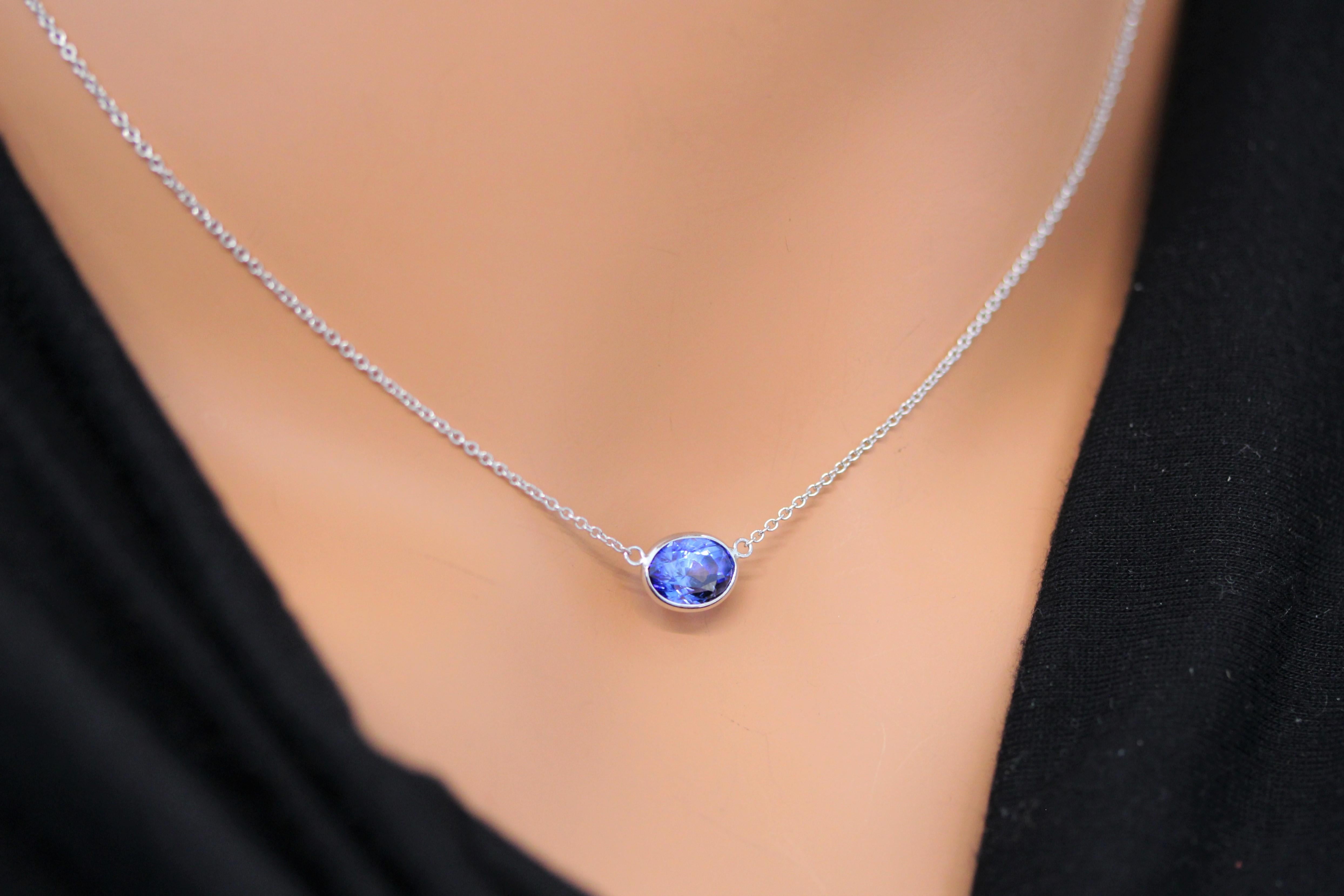 Oval Cut 2.89 Carat Oval Sapphire Blue Fashion Necklaces In 14k White Gold For Sale
